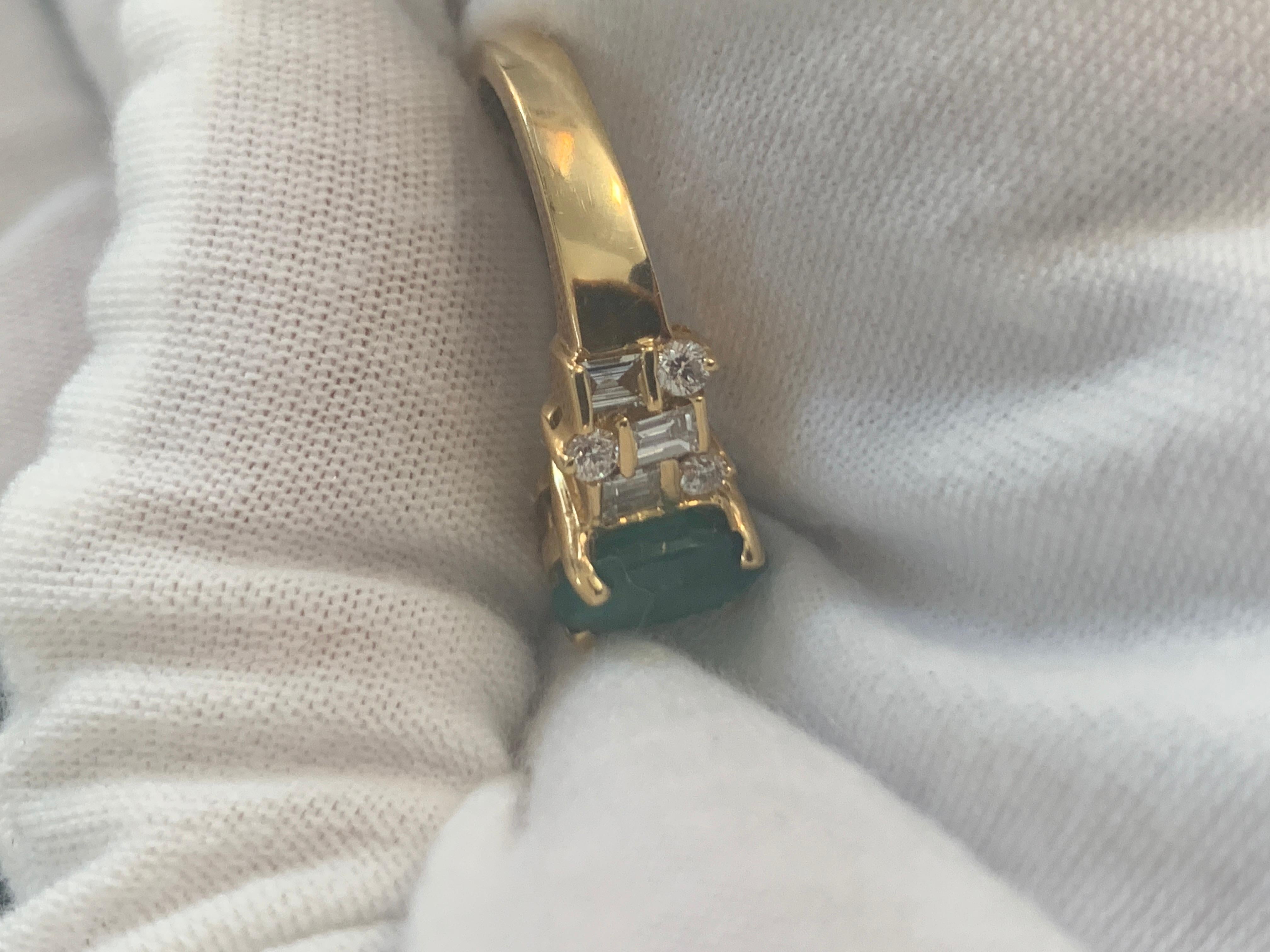 2 Carat Oval Cut Emerald and 0.5 Carat Diamond Ring 18 Karat Yellow Gold For Sale 5