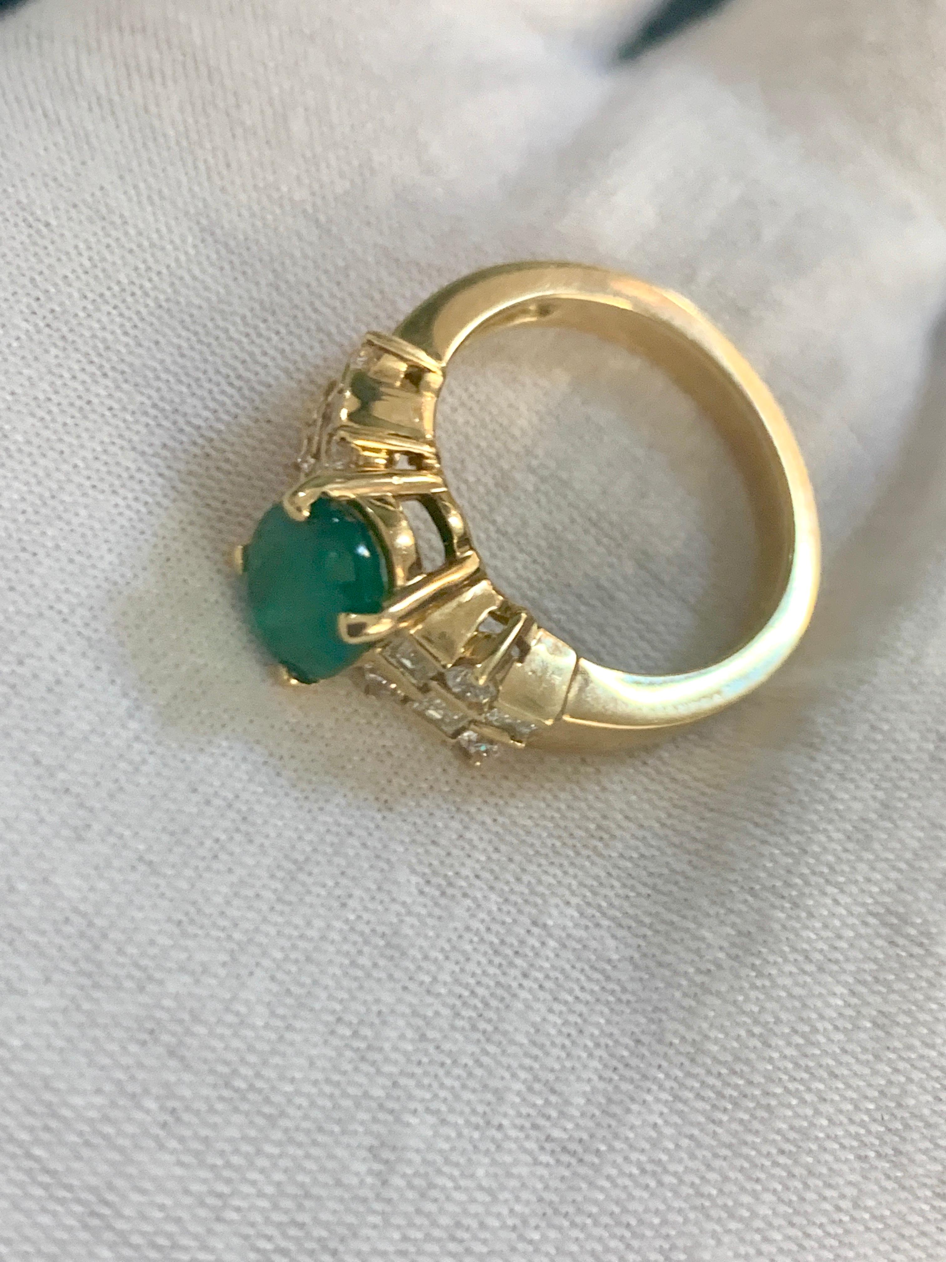 2 Carat Oval Cut Emerald and 0.5 Carat Diamond Ring 18 Karat Yellow Gold For Sale 7