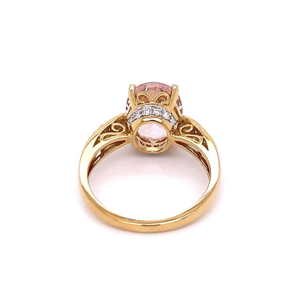 2 Carat Oval Kunzite and Diamond Gold Vintage Cocktail Ring In Excellent Condition For Sale In Montreal, QC