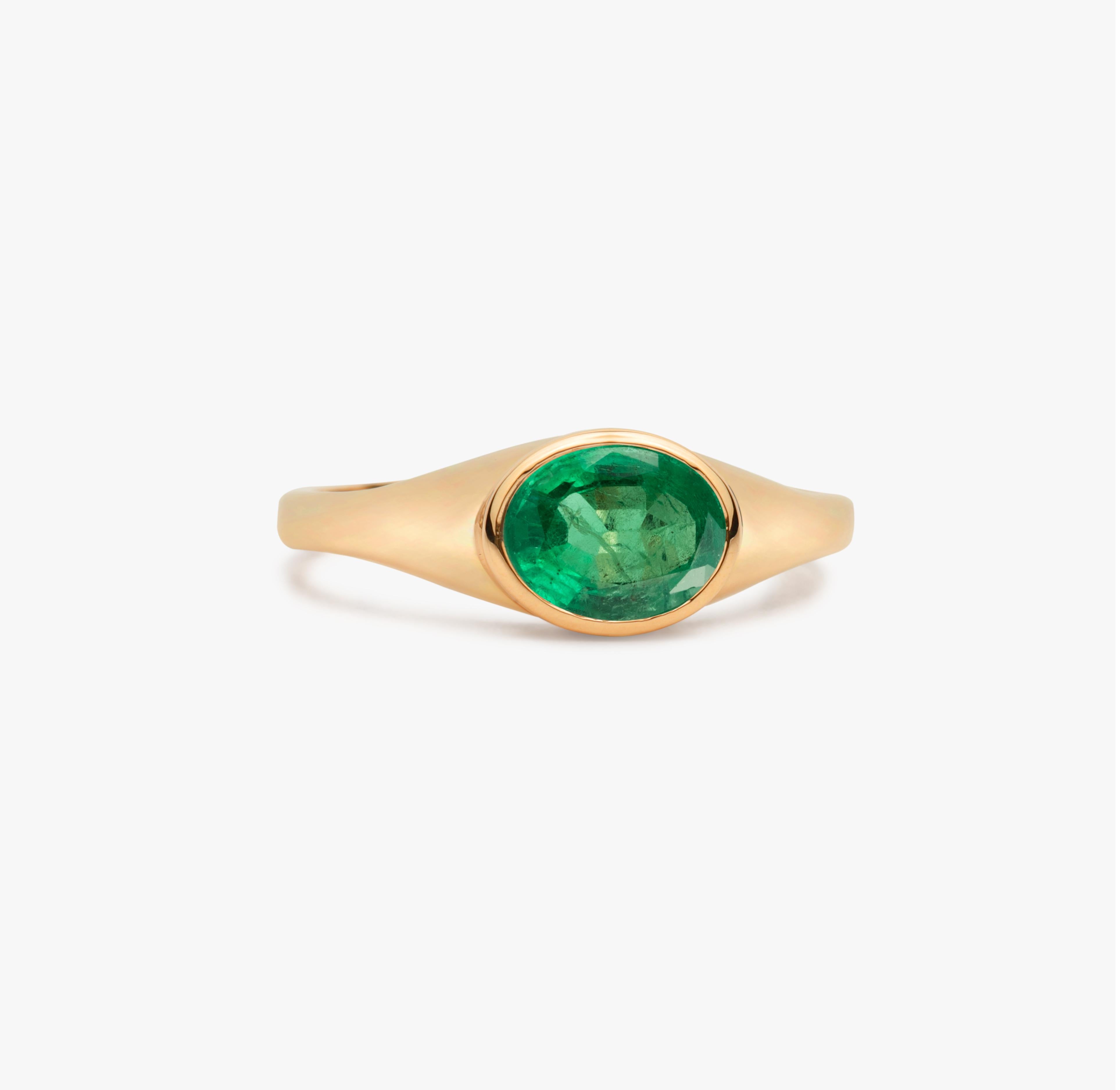 Art Deco 2 Carat Oval Natural Emerald Signet Ring for Men and Women in 18k Solid Gold For Sale