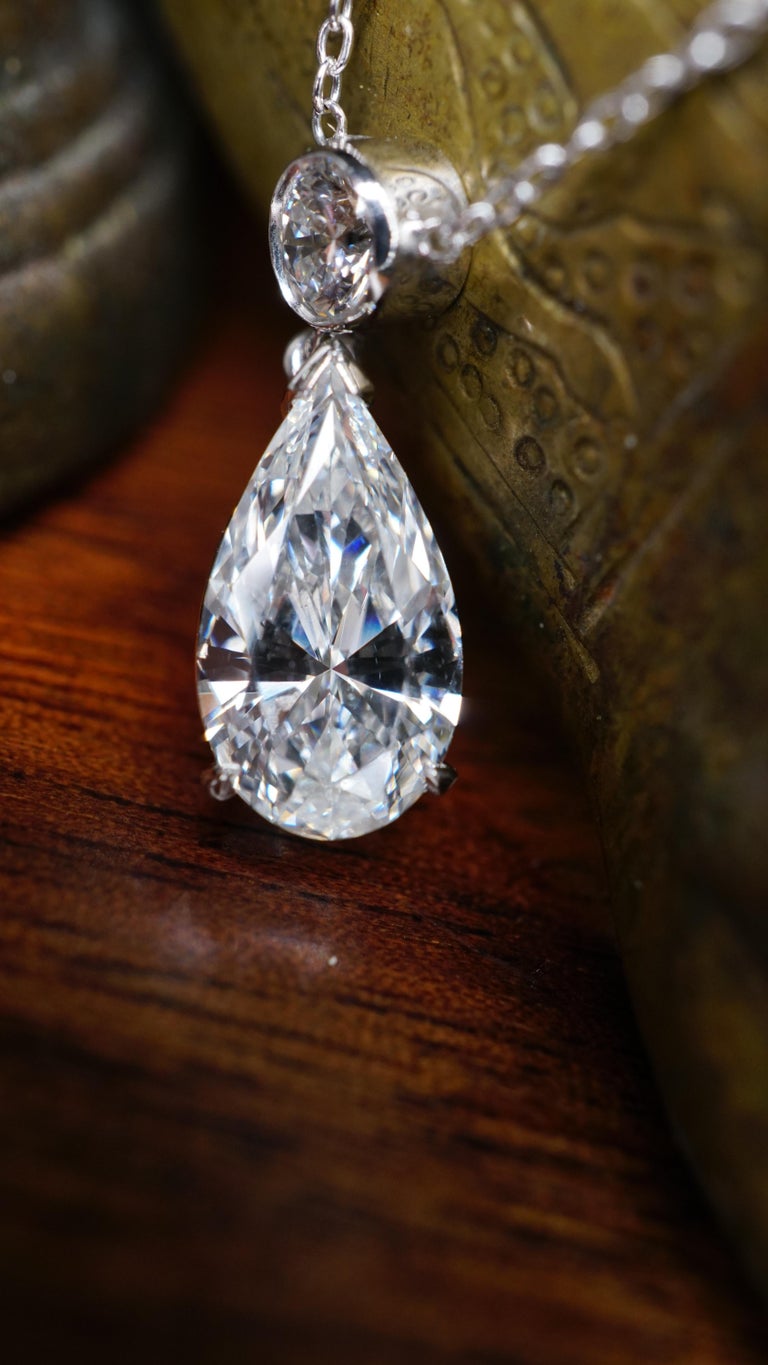 Pear Cut 2 Carat Pear Shape Diamond Necklace in 18 Karat White Gold For Sale