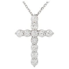 Collier en or blanc avec une croix en diamant taille brillant de 2 carats.