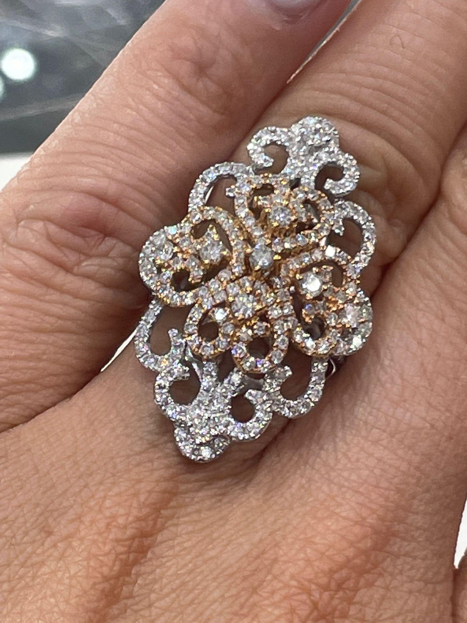 Bague de fiançailles en diamants ronds brillants de 2 carats certifiés Neuf - En vente à New York, NY