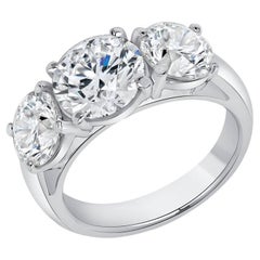 2 Carat Round Brilliant Diamond Ring Brilliant White 18K Gold Classic Statement
