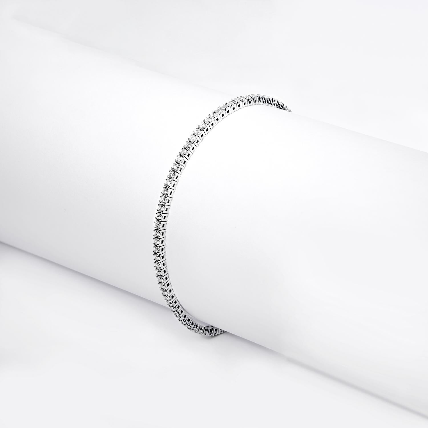 Taille ronde Bracelet tennis à rangée unique de diamants ronds et brillants de 2 carats certifiés en vente