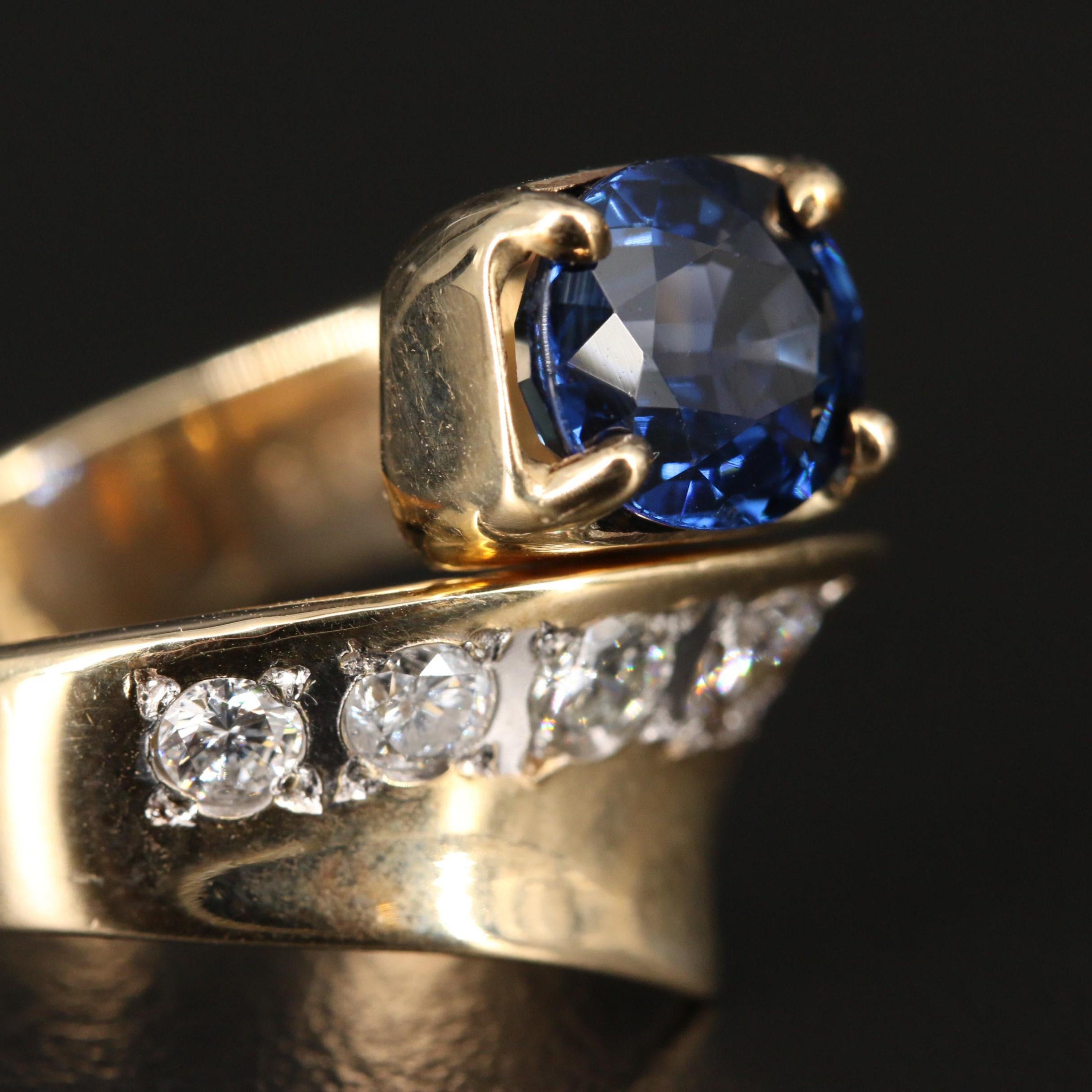 En vente :  Alliance de fiançailles victorienne en saphir 2,2 carats et halo de diamants 6