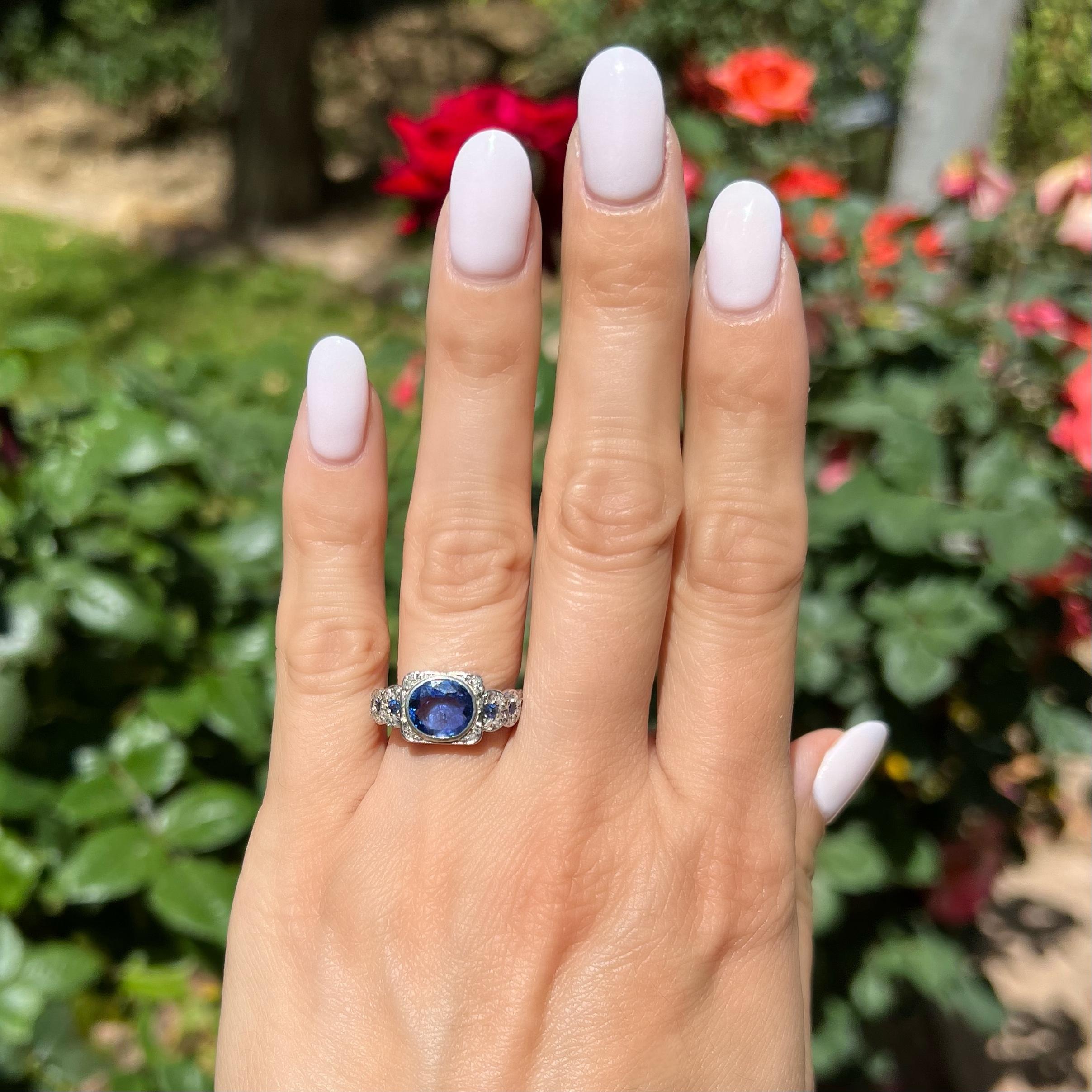 2 carat sapphire ring with diamonds