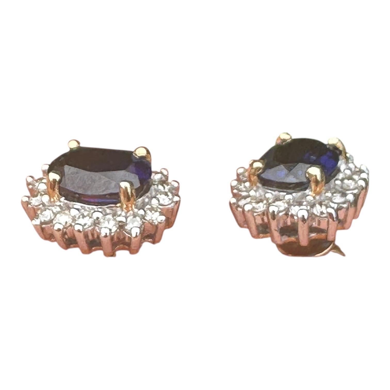 2 Karat Saphir-Diamant, Halo-Ohrstecker, zweifarbiges Gold (Zeitgenössisch) im Angebot