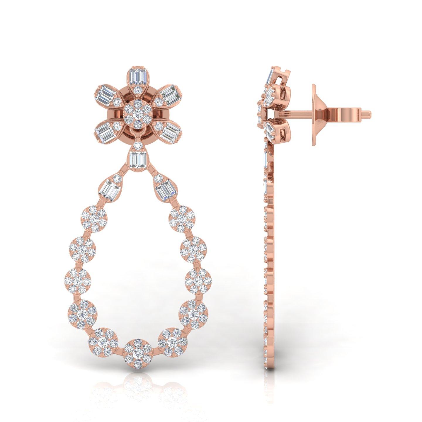 Coulées dans de l'or 18 carats, ces boucles d'oreilles exquises sont serties de 2,00 carats de diamants étincelants.

Suivez la vitrine de Spectrum Jewels pour découvrir la dernière collection et les pièces exclusives. Spectrum Jewels est fièrement
