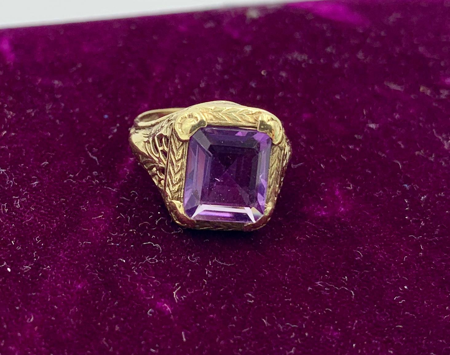2 Carat Siberian Amethyst Ring 14 Karat Yellow Gold 1