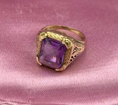 2 Carat Siberian Amethyst Ring 14 Karat Yellow Gold