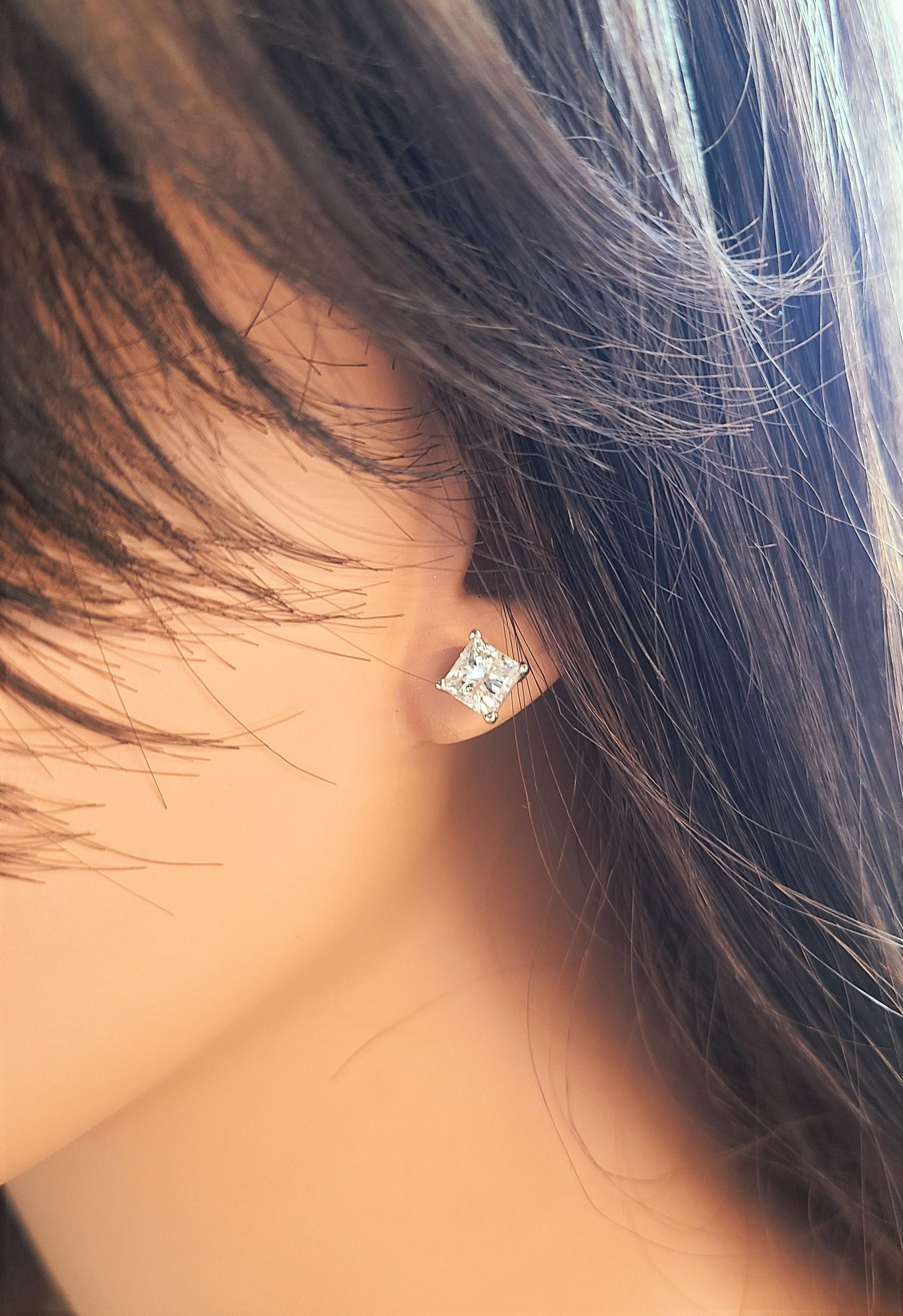 2 carat princess-cut diamond stud earrings