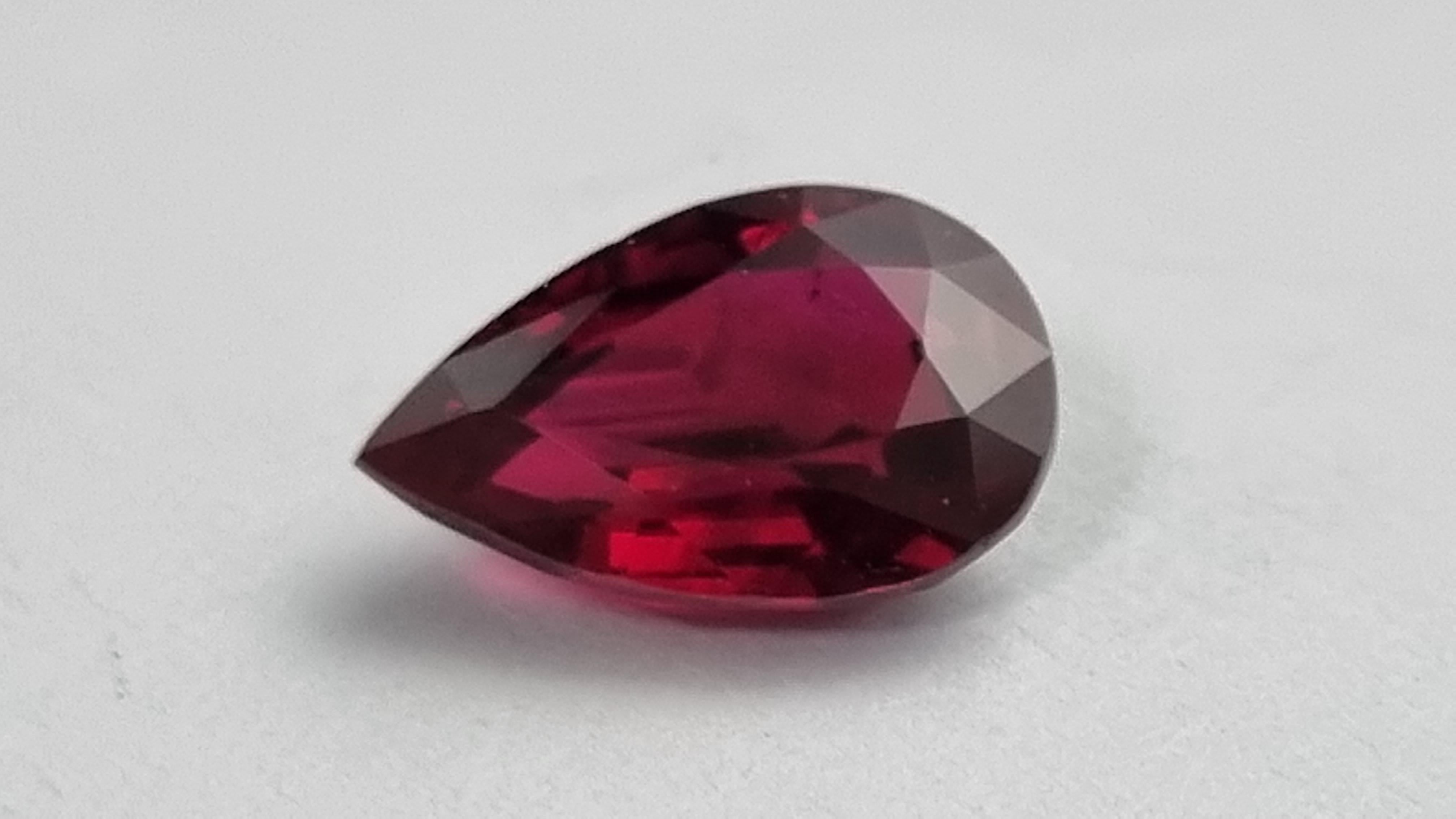 Women's or Men's 2 carat unheated pigeons blood pearshape burmese ruby For Sale