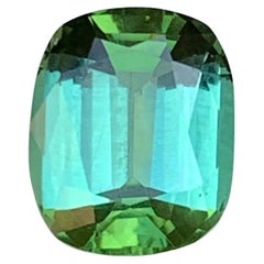 2 Carat Vibrant Green Natural Tourmaline Oval Cut Loose Gemstone for Ring (Tourmaline naturelle verte vibrante, taille ovale, bague)