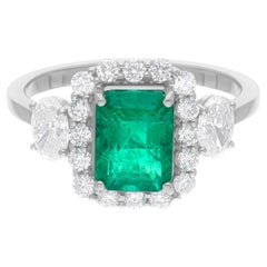 Anillo de cóctel con esmeralda zambiana de 2 quilates Diamante SI/H de 1 quilate Oro blanco de 18 quilates