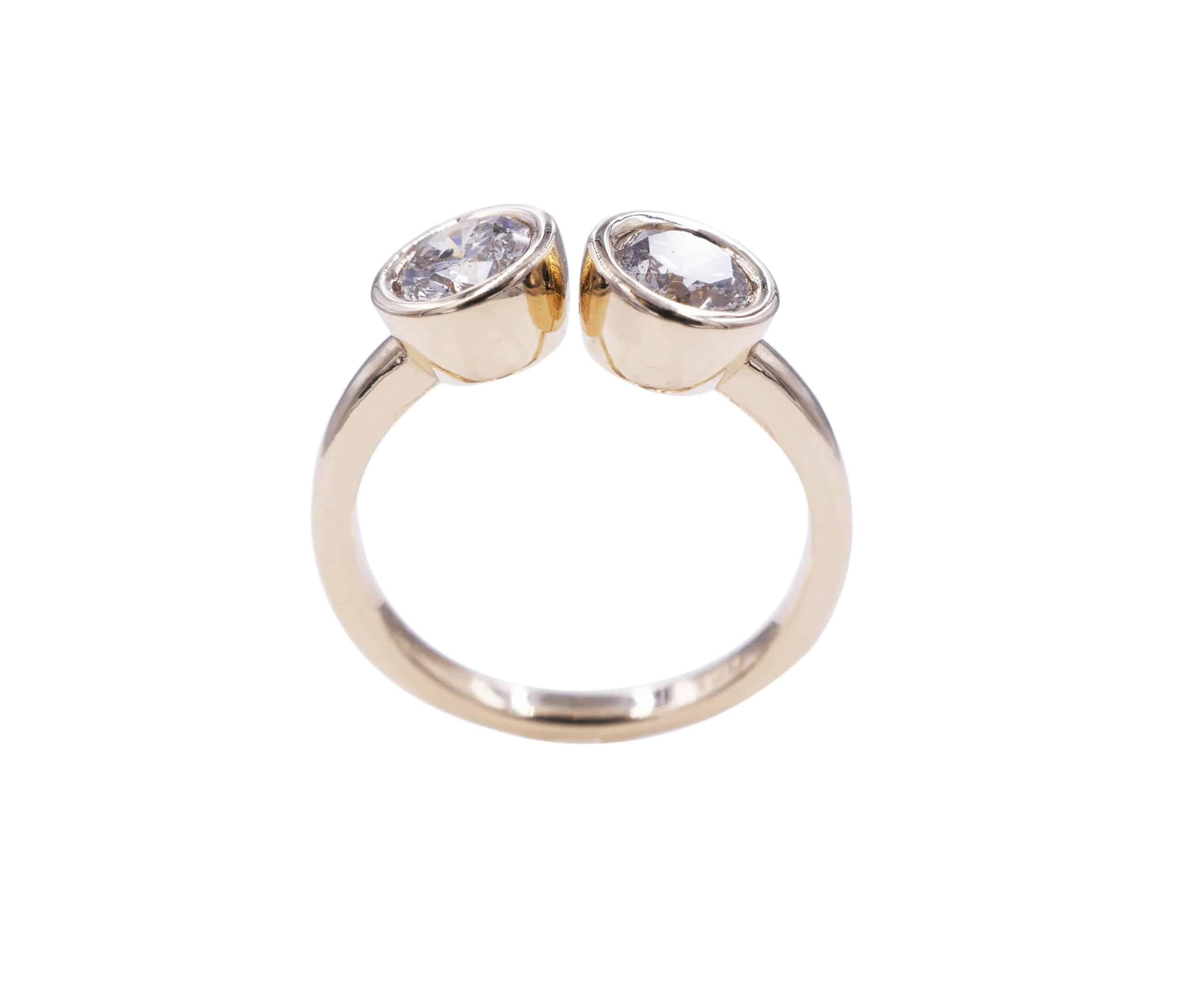 2 Carats Diamond Double Twin Cocktail Two Stone Bezel Solitaire Yellow Gold Ring en vente 1