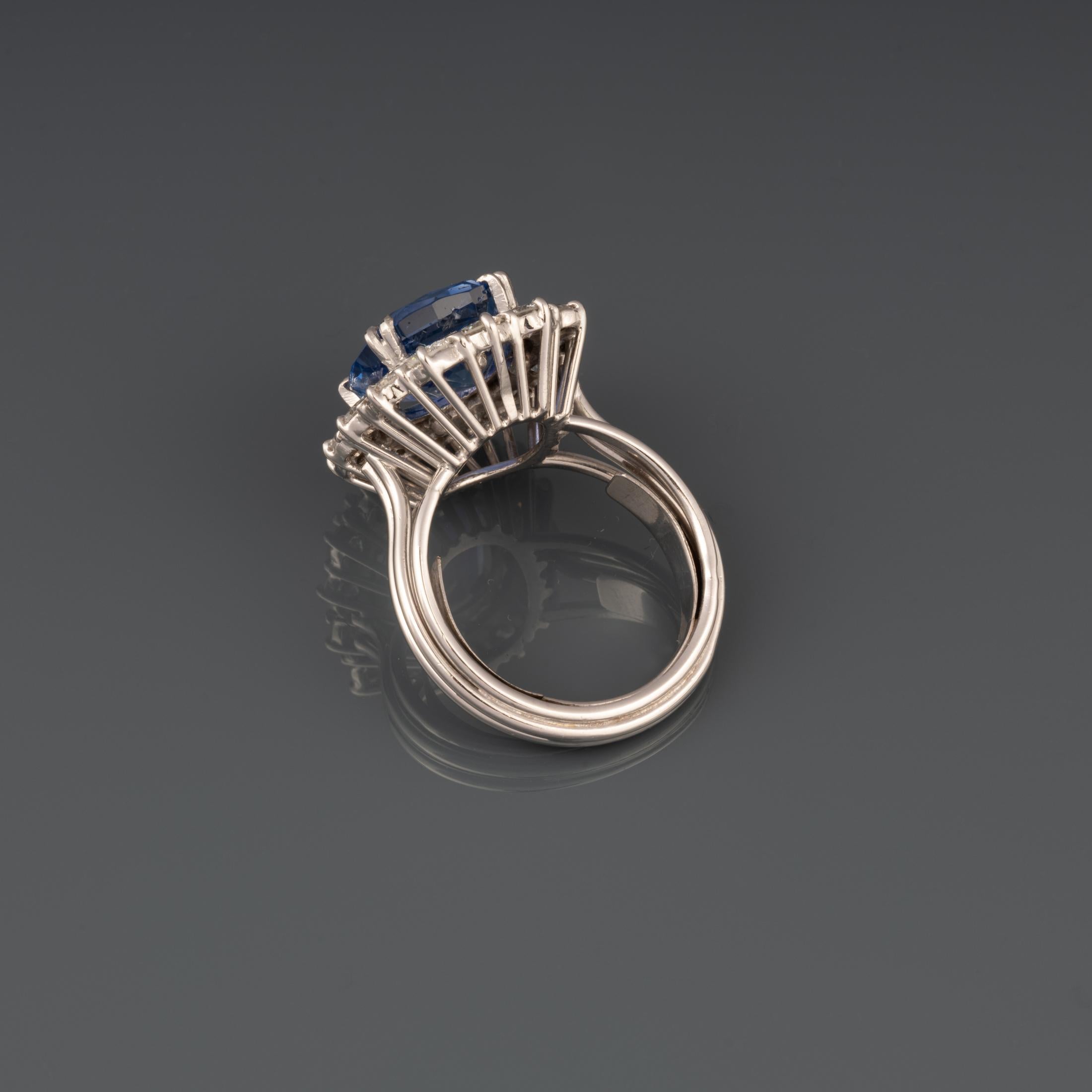 2 Carats Diamonds and 7.37 Carats Sapphire French Vintage Ring For Sale 1