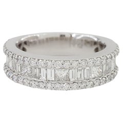 Bague en platine de 2 carats à trois rangs de diamants ronds, baguettes et princesses