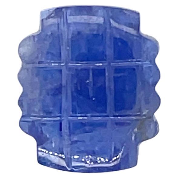 Provenienti dalle leggendarie pendici del Monte Kilimanjaro in Tanzania, queste tanzaniti intagliate da 18,41 carati affascinano con le loro profonde sfumature blu-viola. 

Pietra rara e molto apprezzata, la tanzanite è conosciuta come A. Stone of