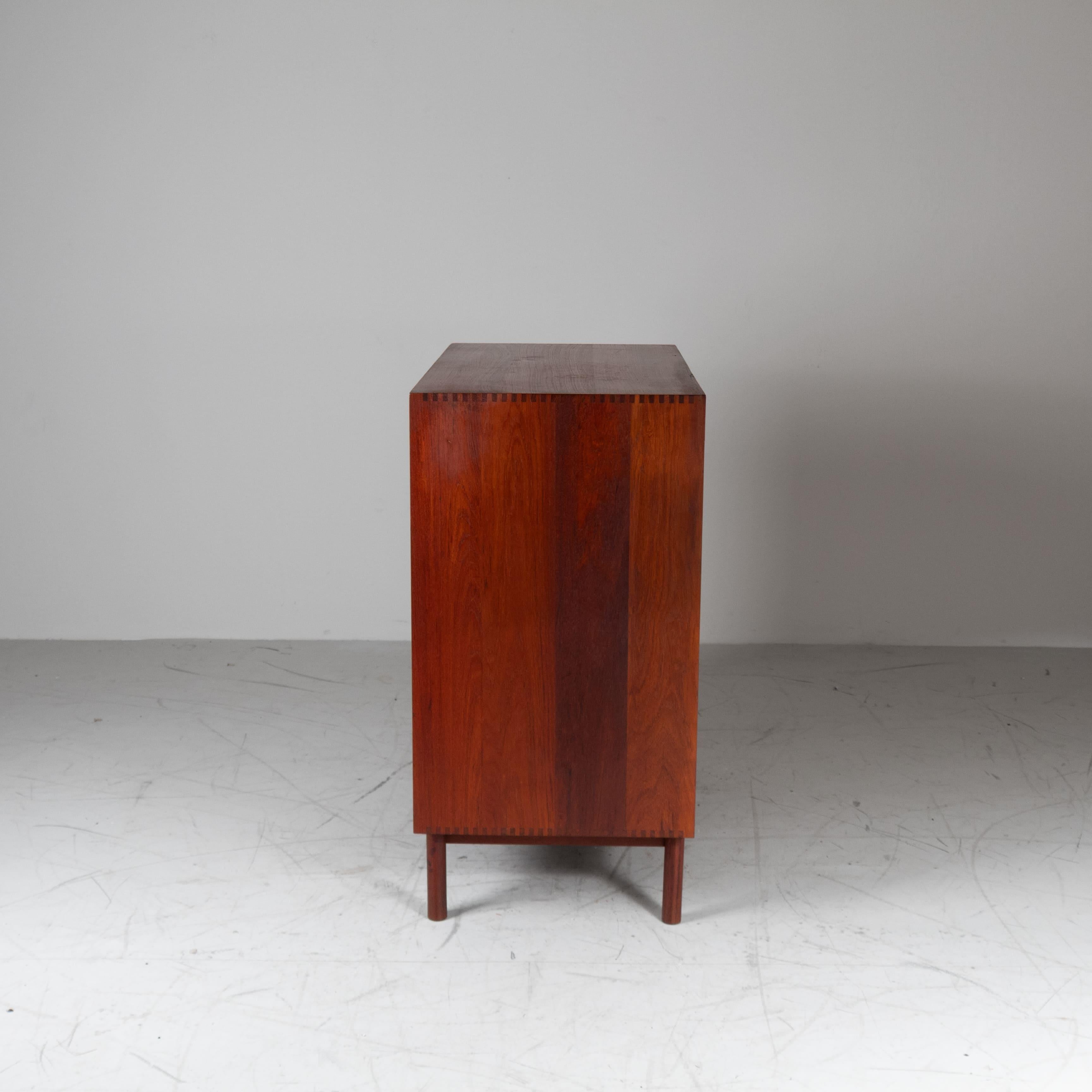 2 Peter Hvidt and Orla Mølgaard-Nielsen dressers, Søborg Møbelfabrik, 1954 In Good Condition For Sale In Milano, Lombardia