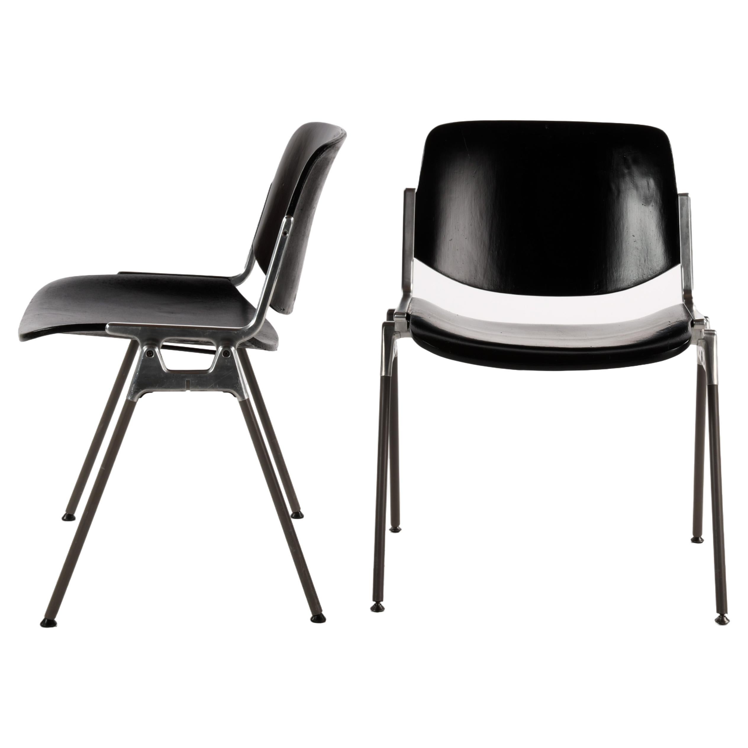 2 Castelli chairs DSC-106 model designed by Giancarlo Piretti in the 60s For Sale