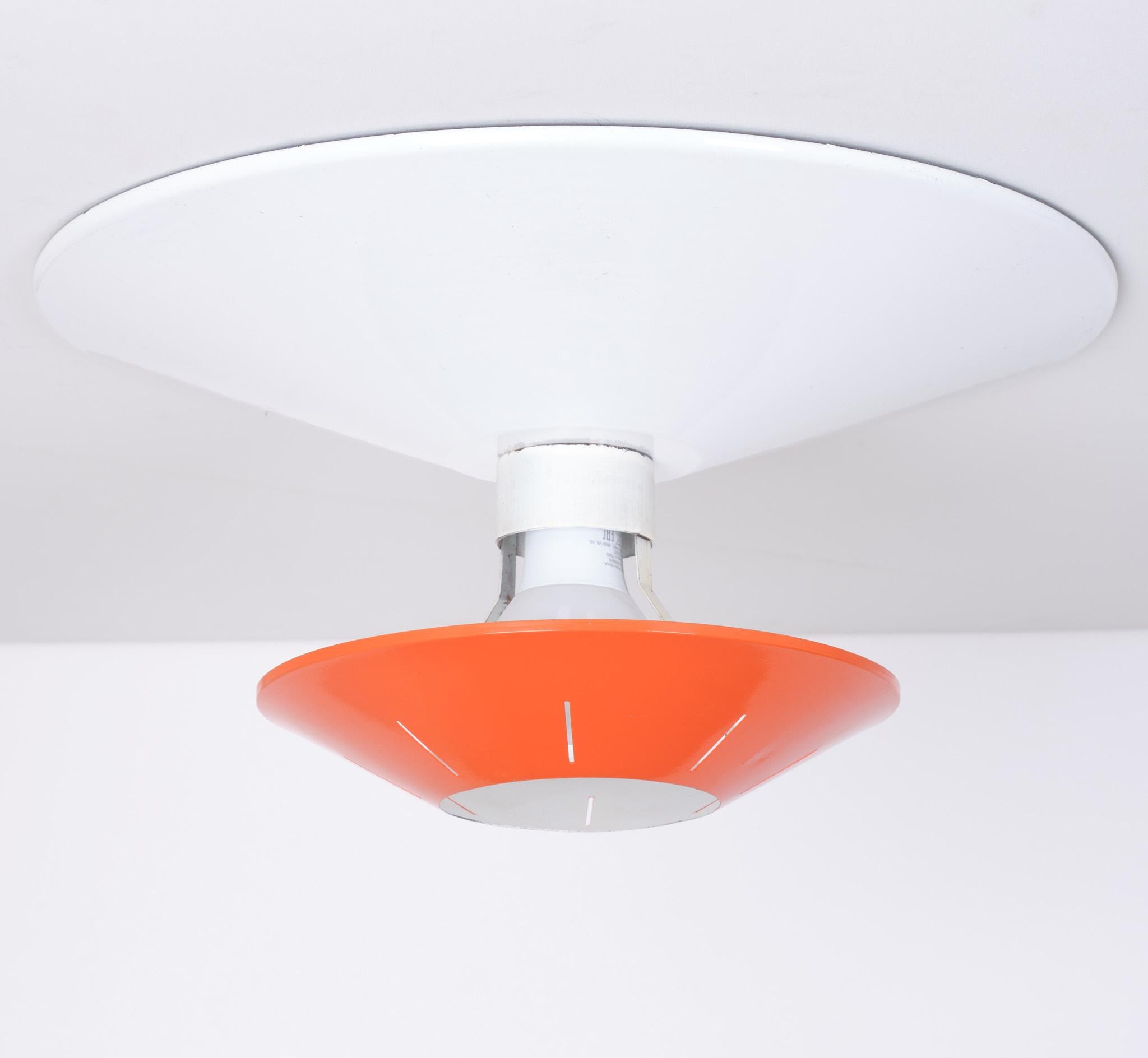 2 Plafonniers ou lampes murales Louis Kalff pour Philips, années 1960 en vente 2