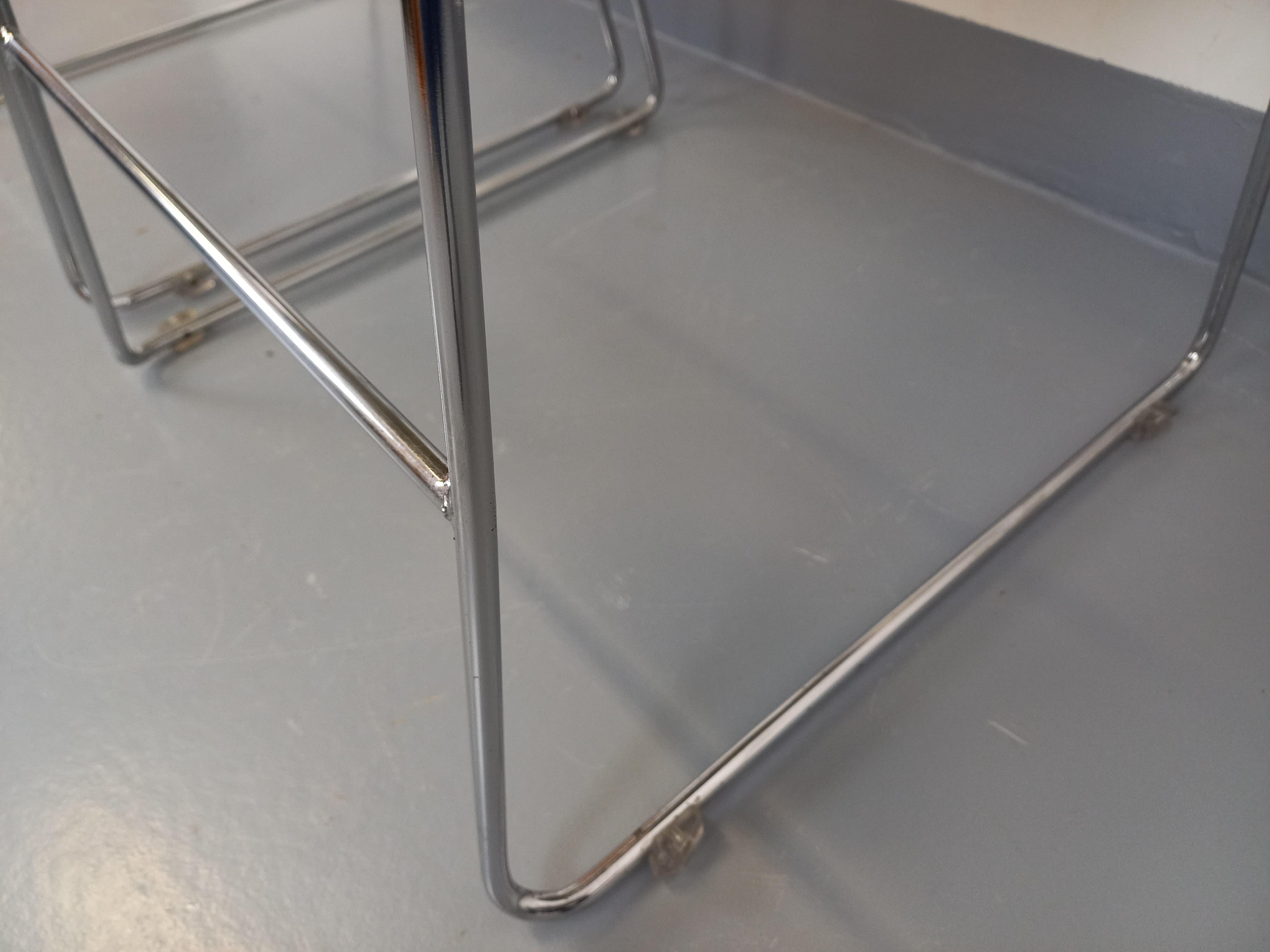 2 Chaises empilables vintage Max Stacker Steelcase en plastique et chrome (Metall) im Angebot