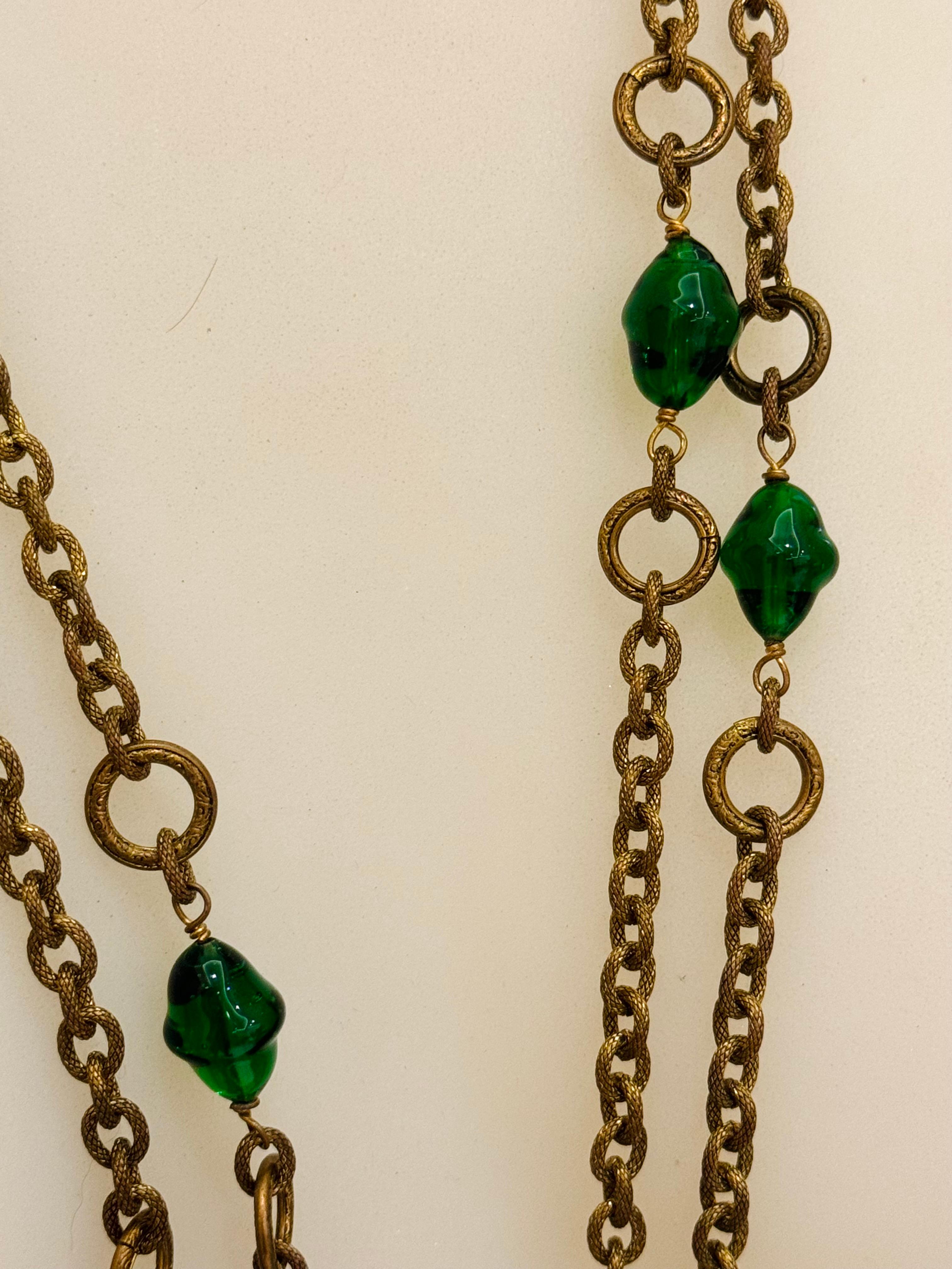 2 collane Chanel 1984 Greene & Greene verde cabochon sautoir di Karl Lagerfeld in vendita 1