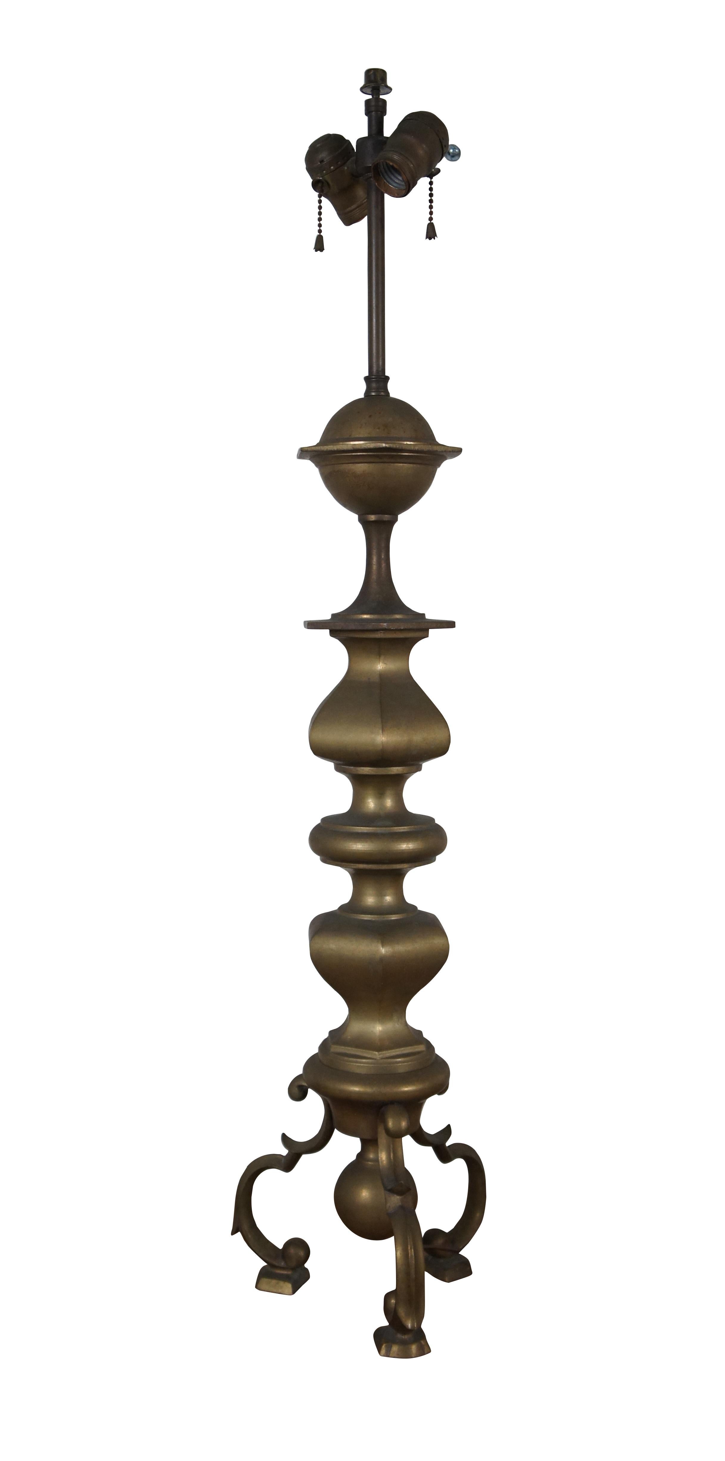 2 Chapman Mid Century Hollywood Regency Lampade da tavolo a balaustro in ottone impilato da 36