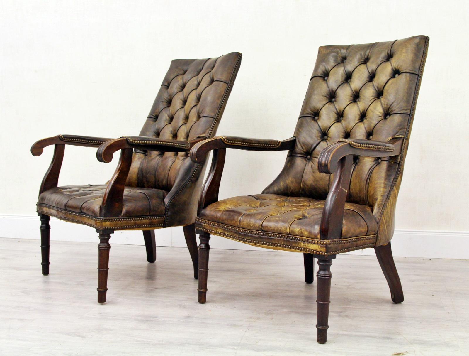 2 Chesterfield armchairs (rare about 100 years old)
The shape and the age is very rare and special
wing chairs
Height x 105 cm width x 70 cm depth x 80 cm
Condition: The armchairs are in a very good condition for the age and still have the charm