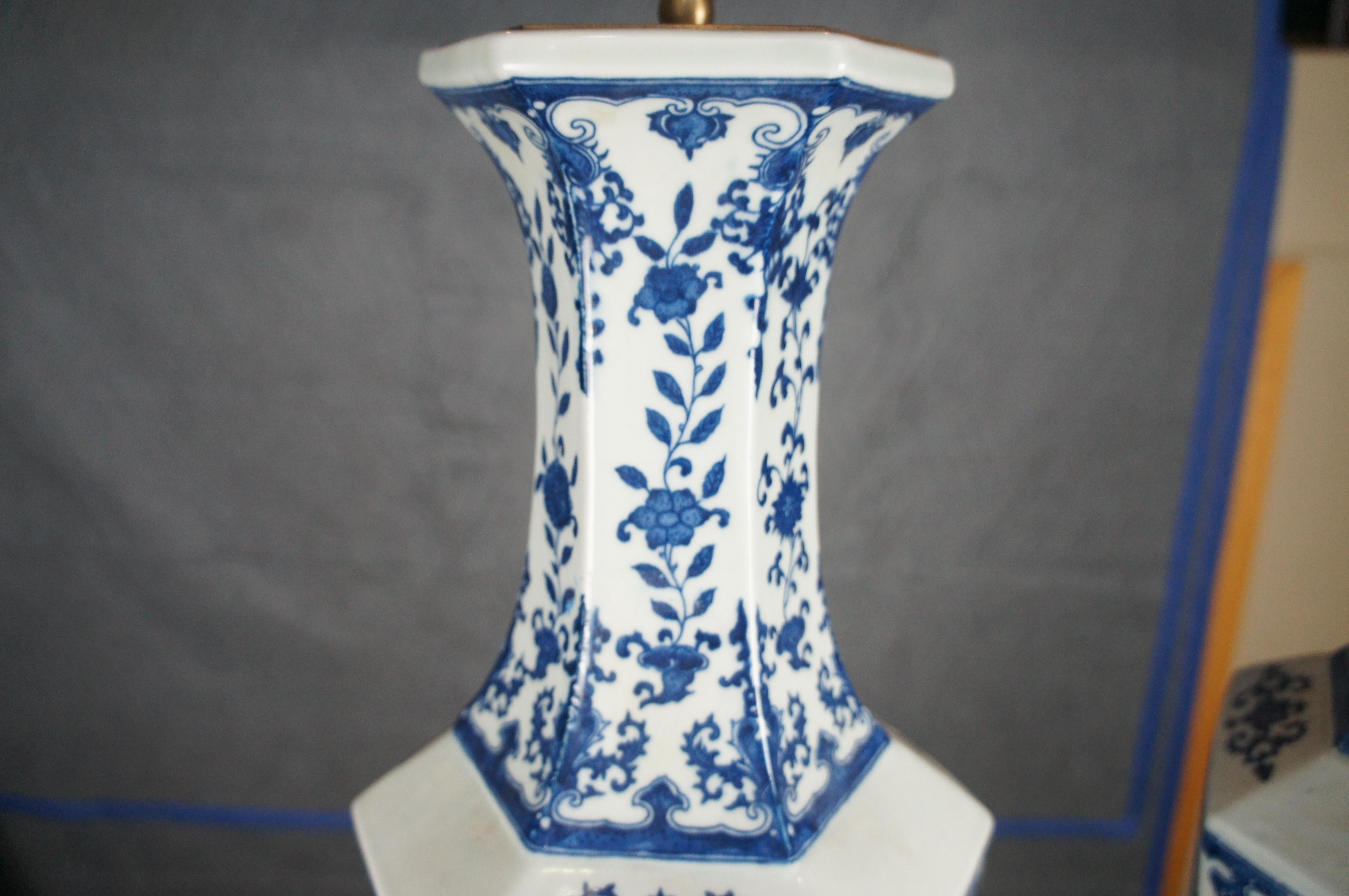 2 Chinese Blue & White Porcelain Qing Dynasty Style Hexagonal Vase Table Lamps For Sale 1