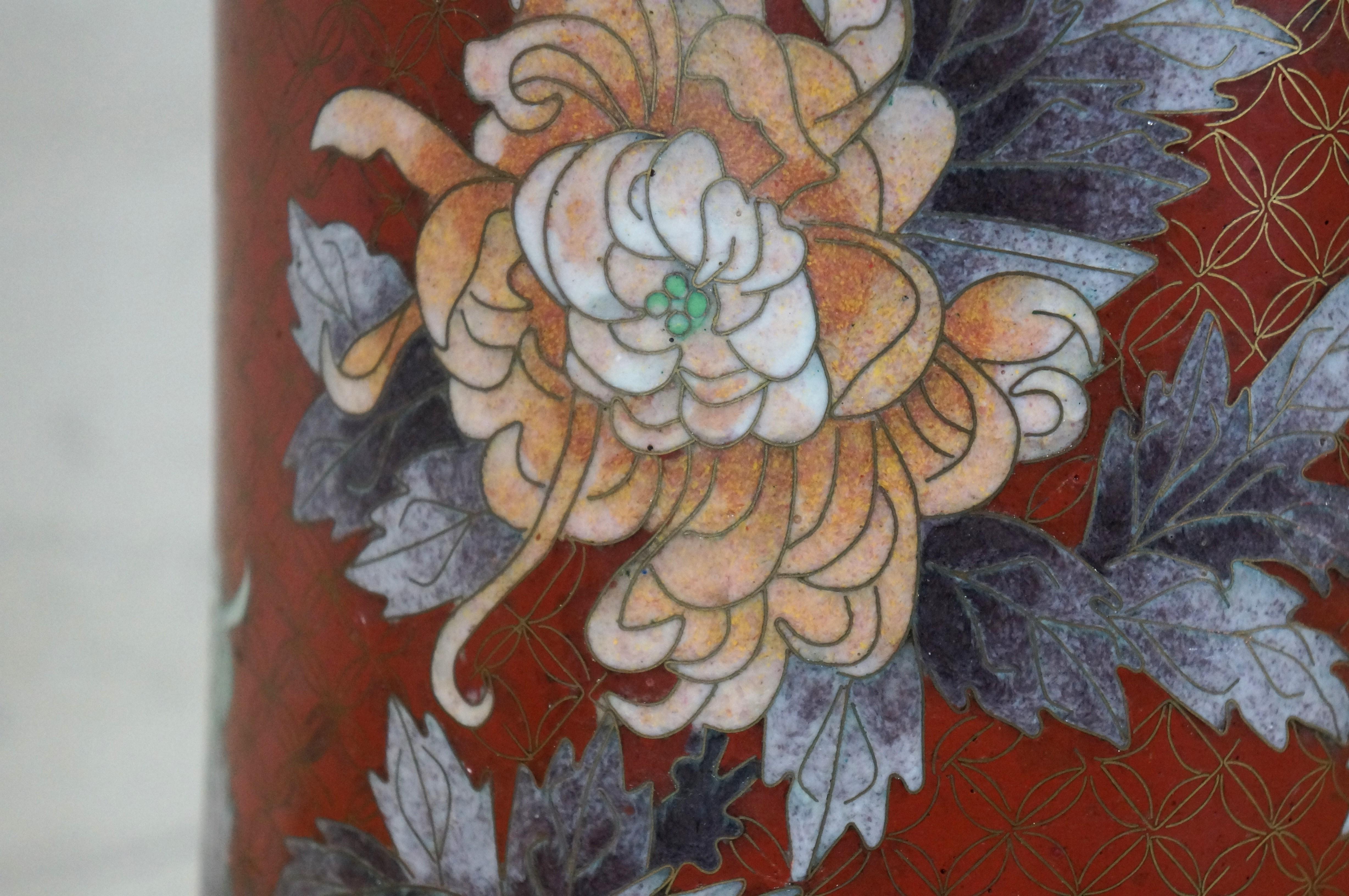 2 Vasi da camino cilindrici cinesi in cloisonne a forma di farfalla di crisantemo, 13