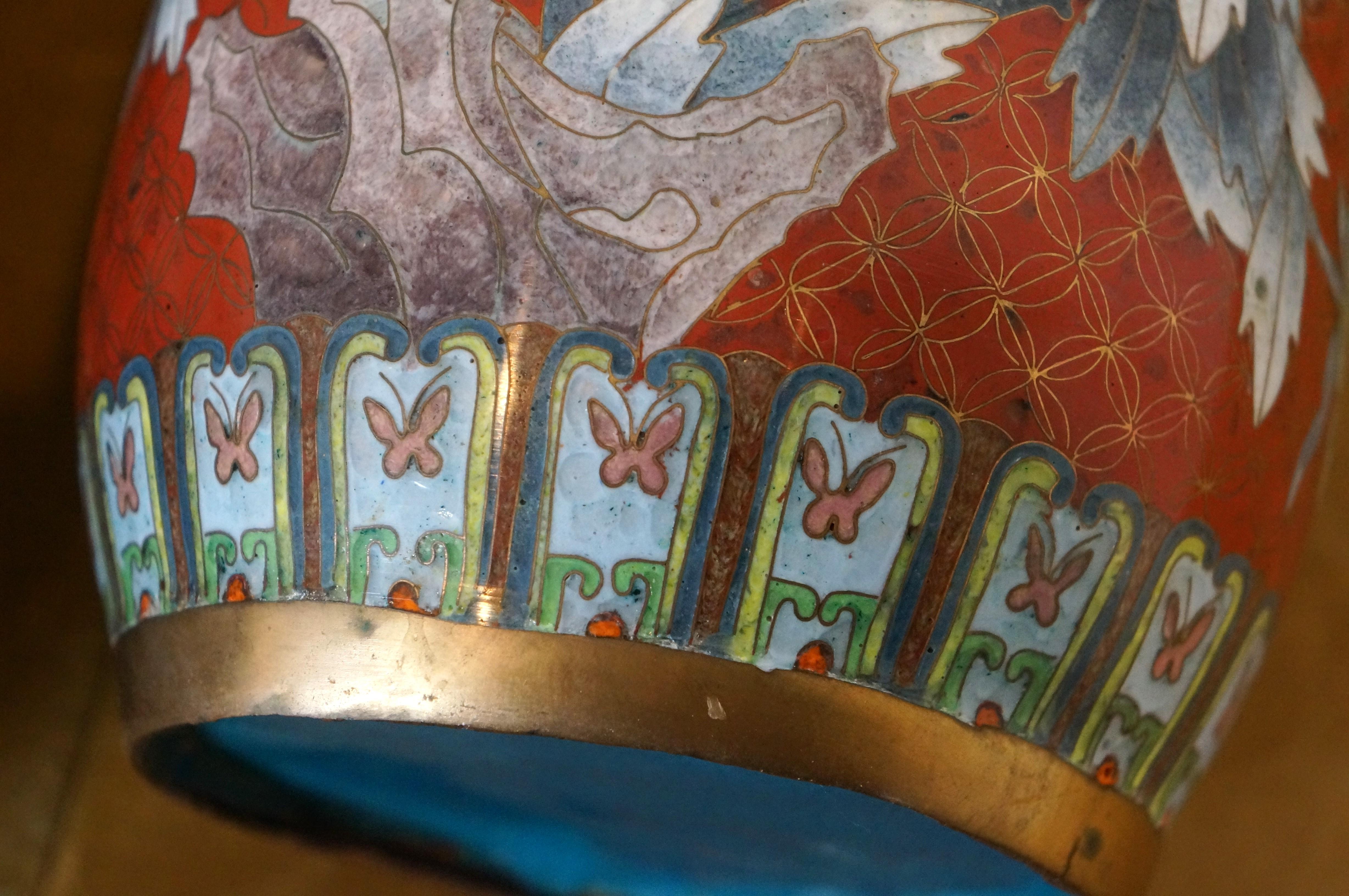 Metallo 2 Vasi da camino cilindrici cinesi in cloisonne a forma di farfalla di crisantemo, 13