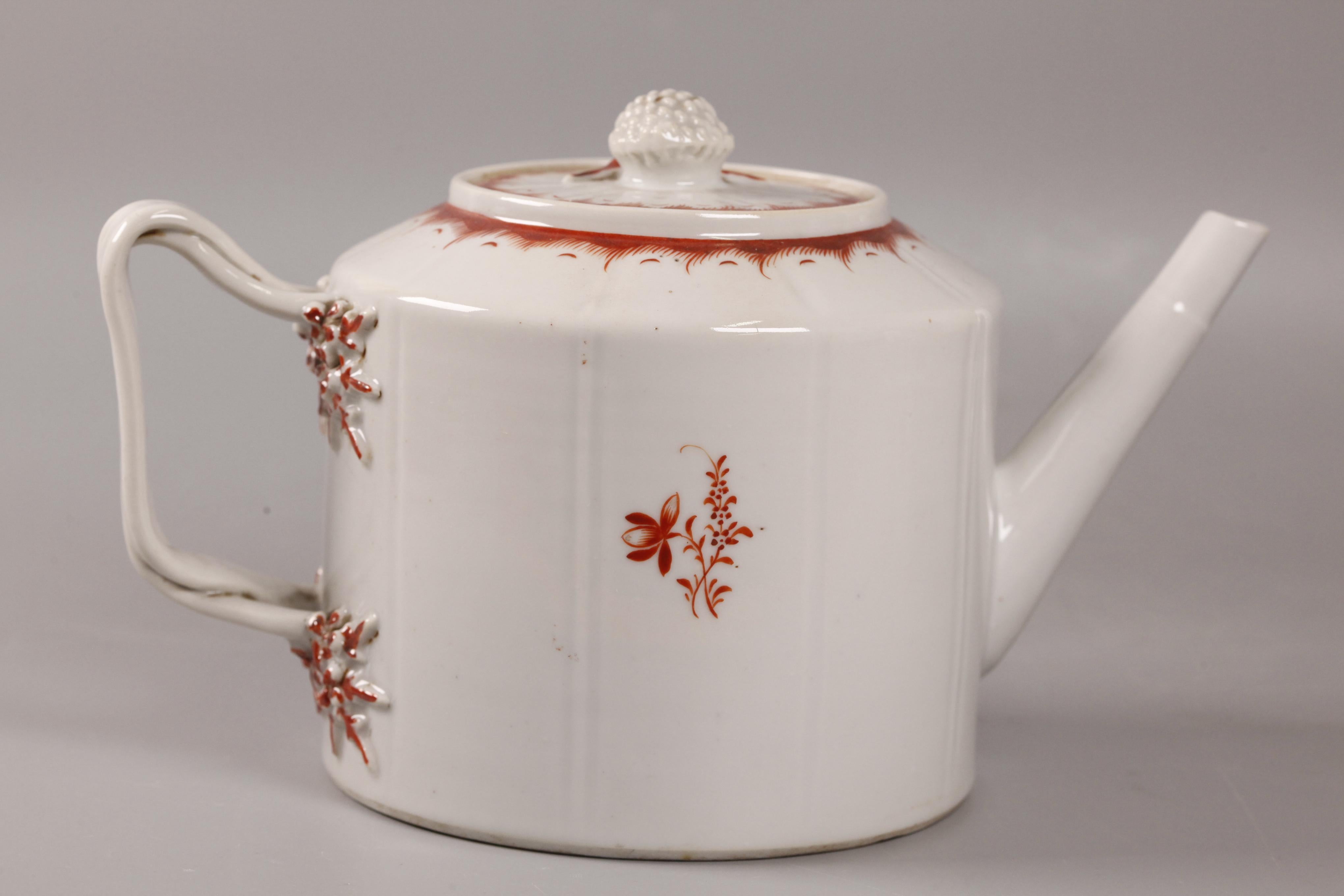 2 Chinese export porcelain tablewares, 18th c. en Bueno estado para la venta en New York, NY