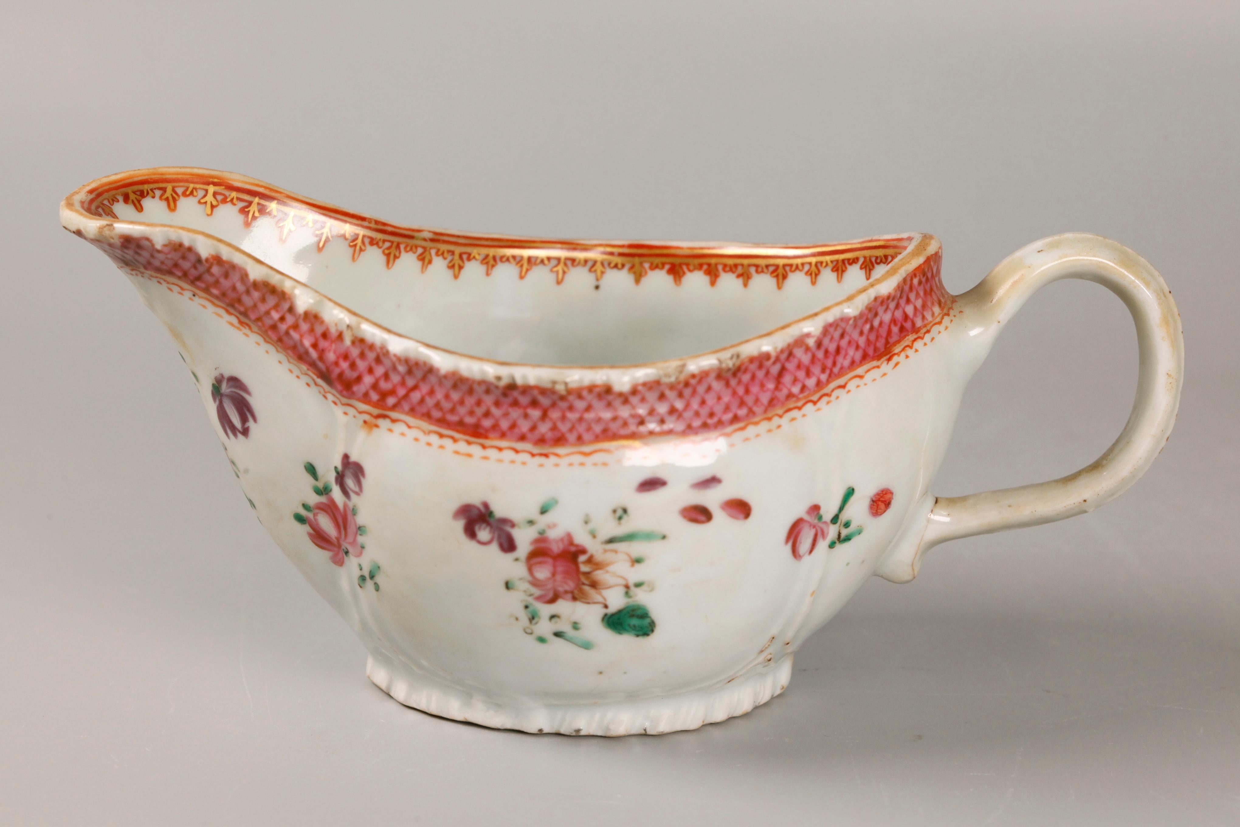 2 Chinese export porcelain tablewares, 18th c. en venta 1
