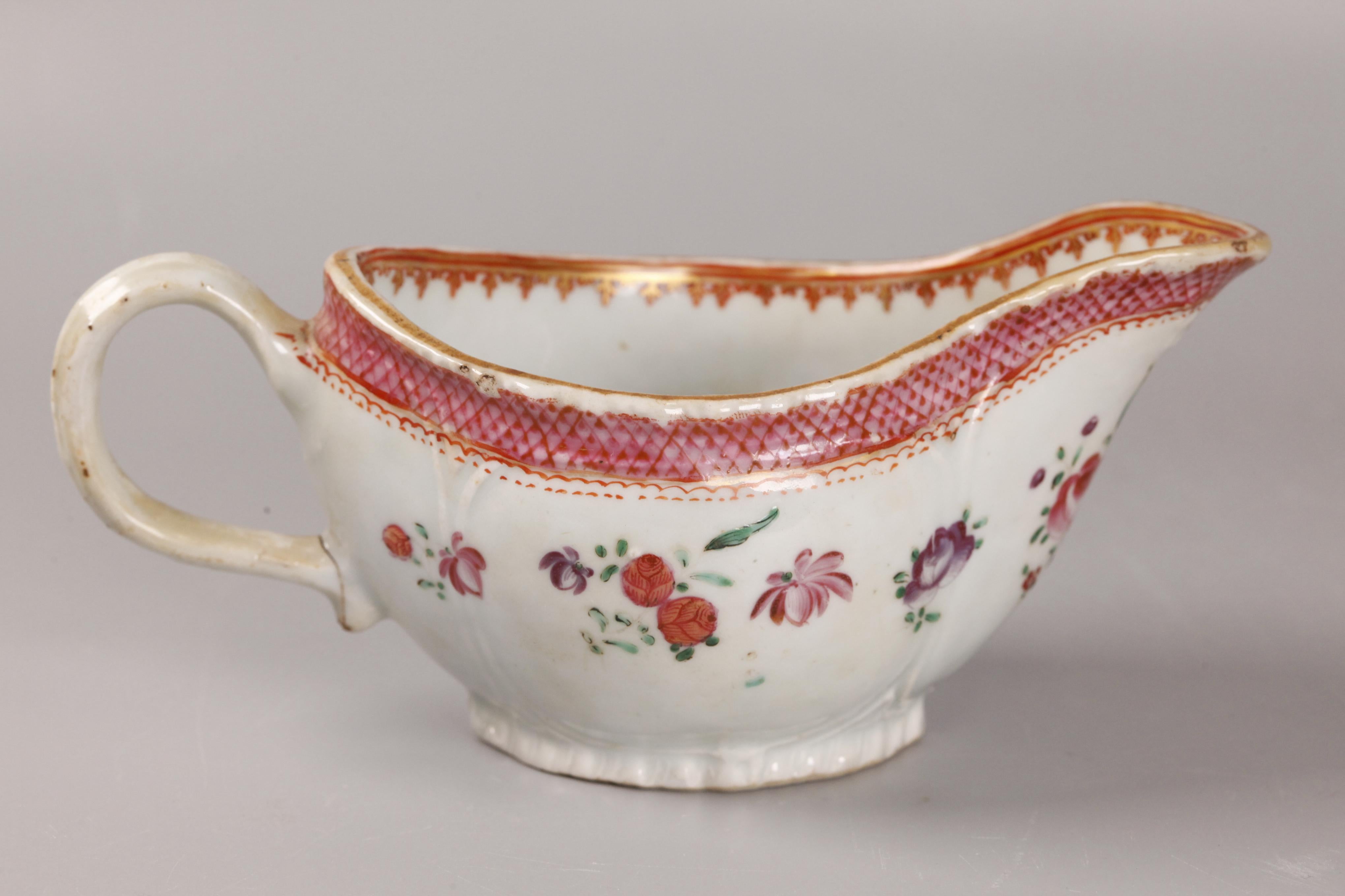 2 Chinese export porcelain tablewares, 18th c. en venta 2