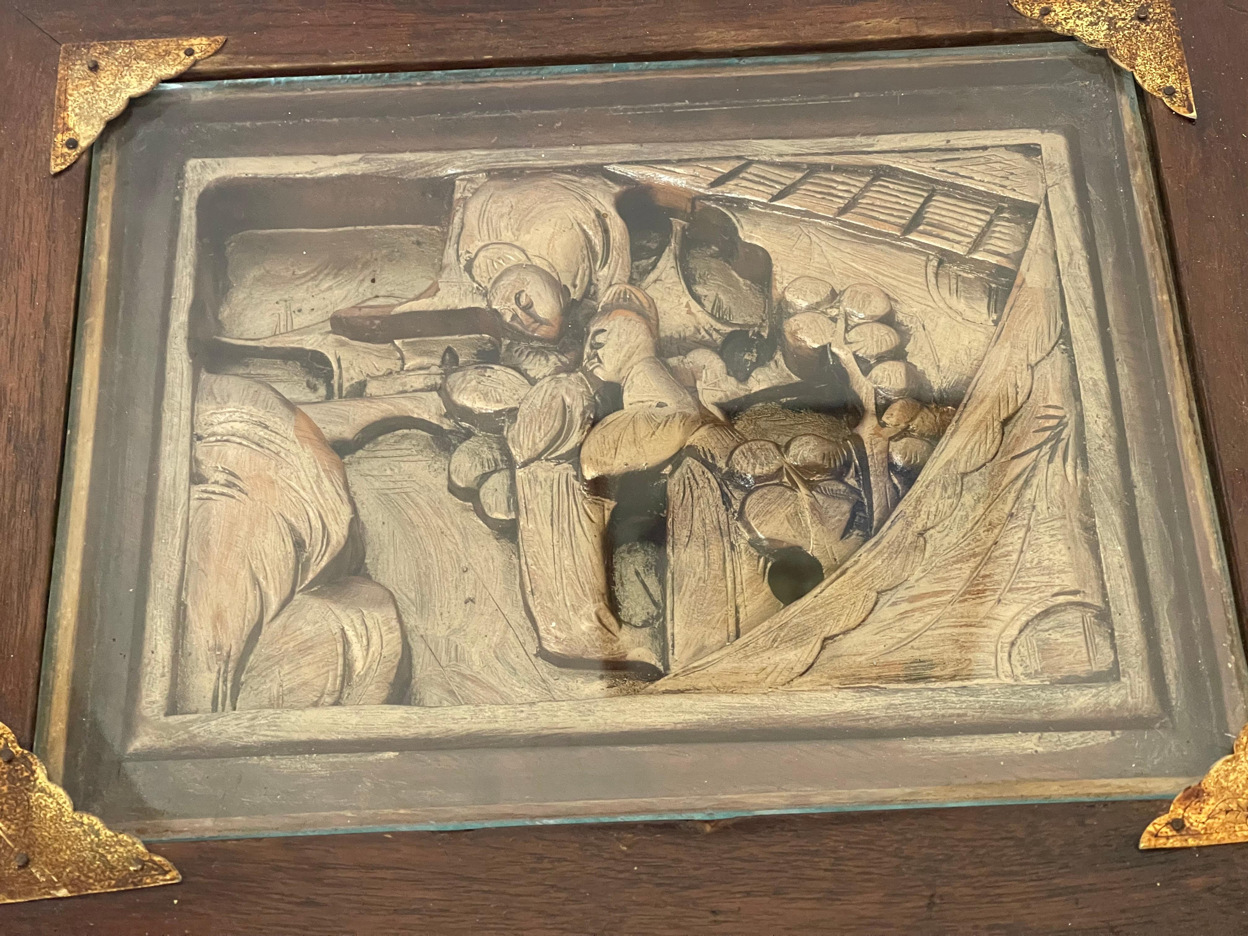 Mid-20th Century 2 Chinese  Chinoiserie Nesting Tables Carved  Wood  Gold Eash For Sale