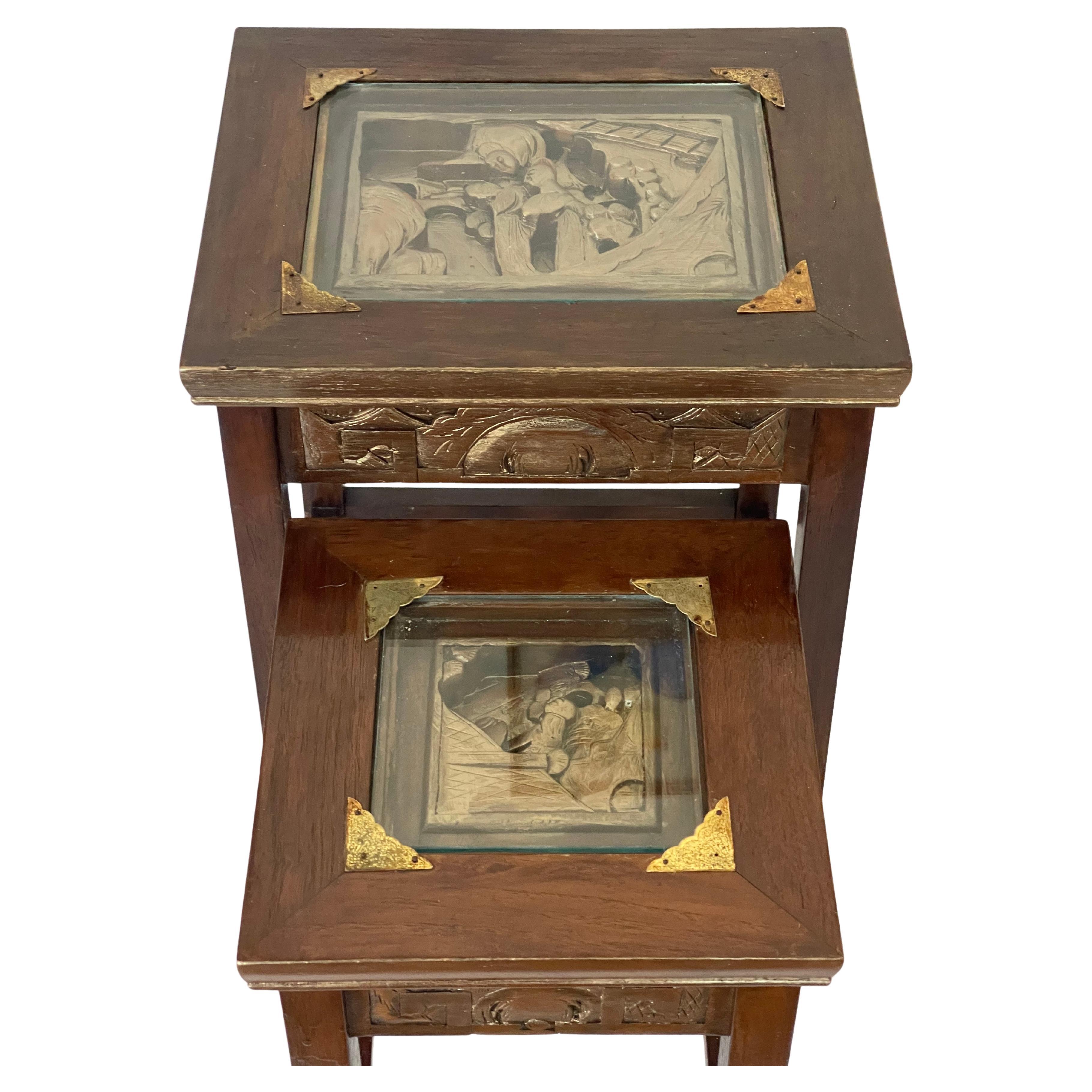 2 Chinese  Chinoiserie Nesting Tables Carved  Wood  Gold Eash For Sale