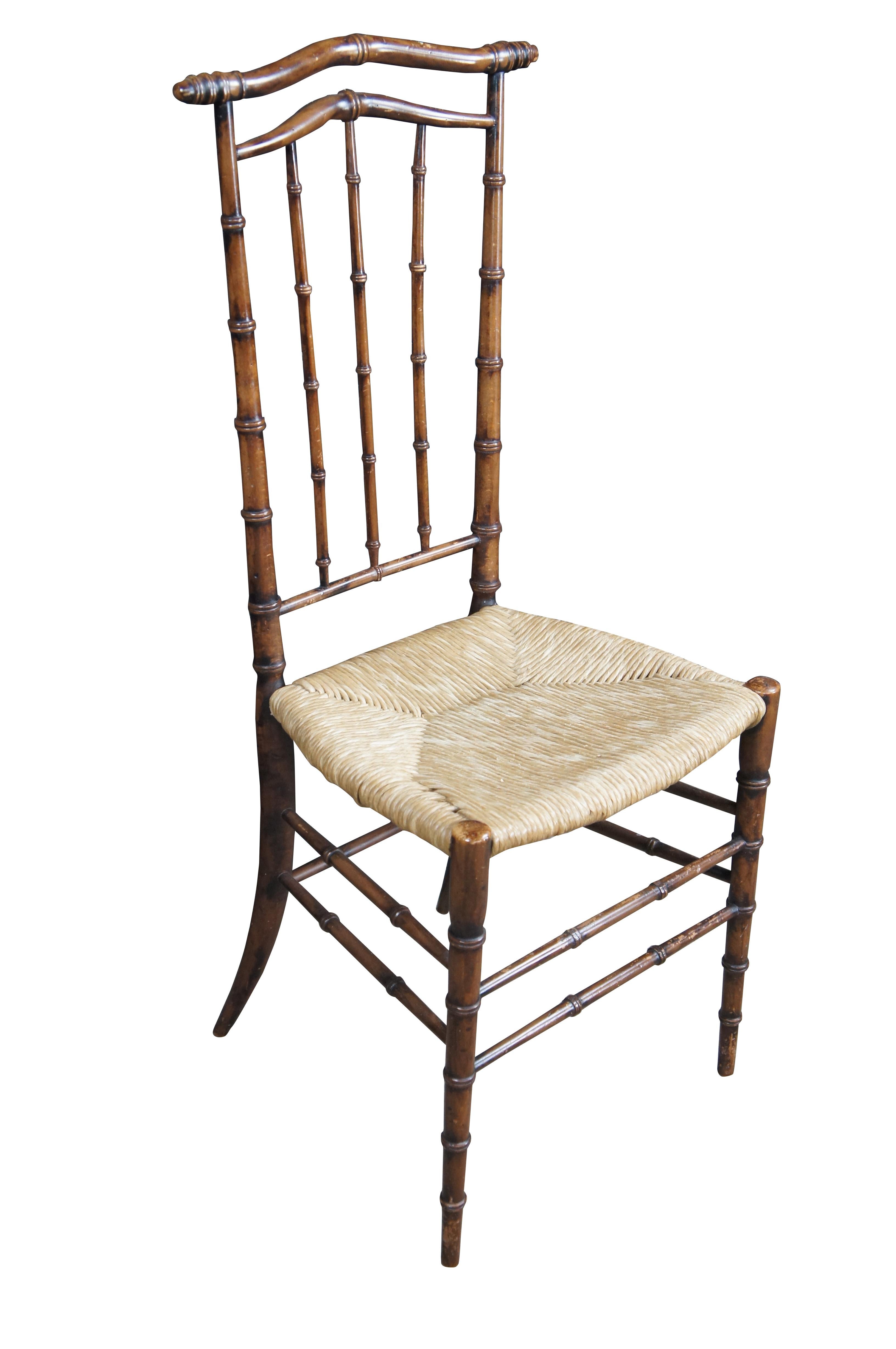 2 Sillas de Comedor con Respaldo Alto de Madera de Haya Faux Bambú Chinoiserie 40 en Bueno estado para la venta en Dayton, OH