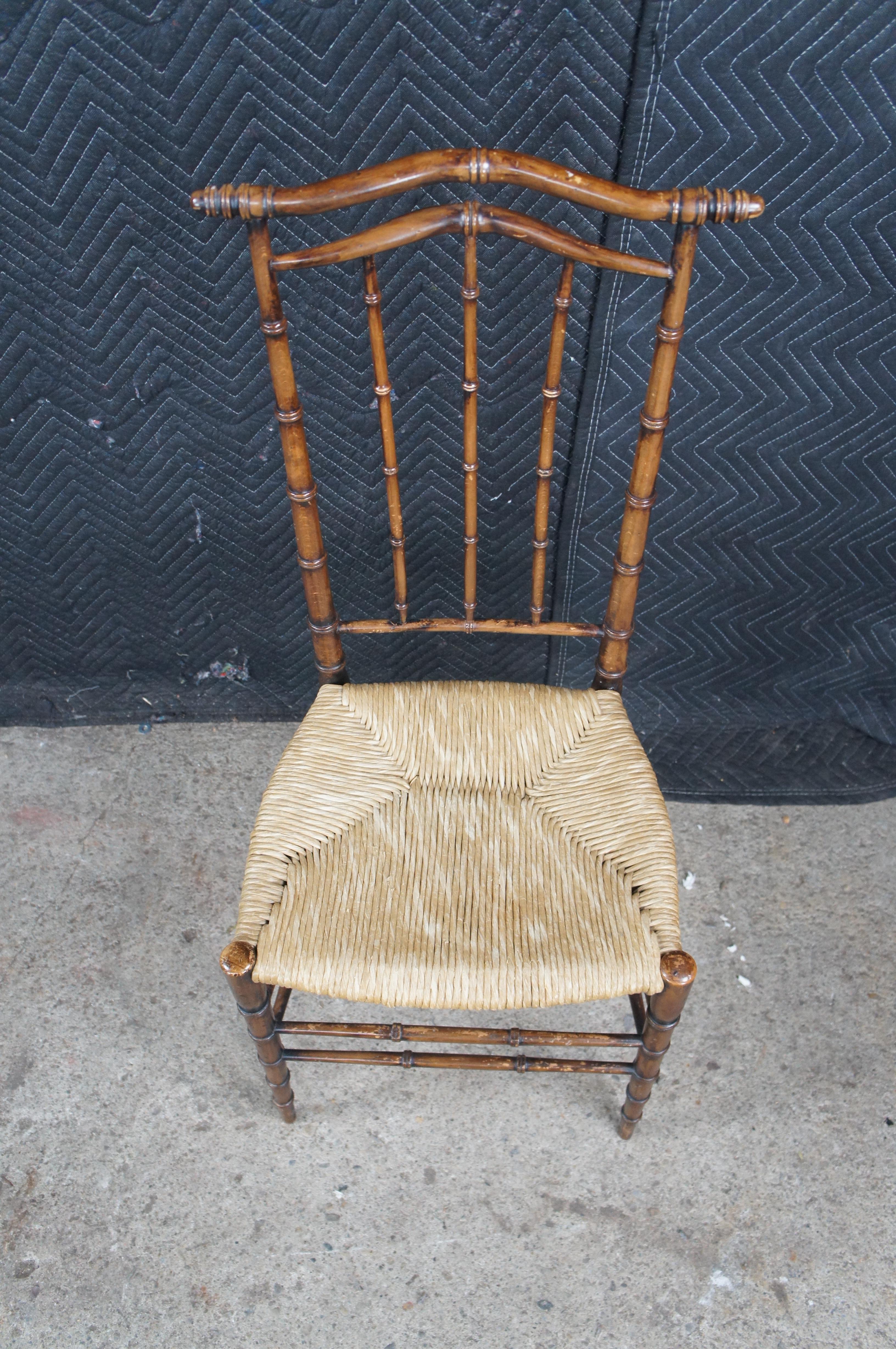 2 Sillas de Comedor con Respaldo Alto de Madera de Haya Faux Bambú Chinoiserie 40 siglo XX en venta