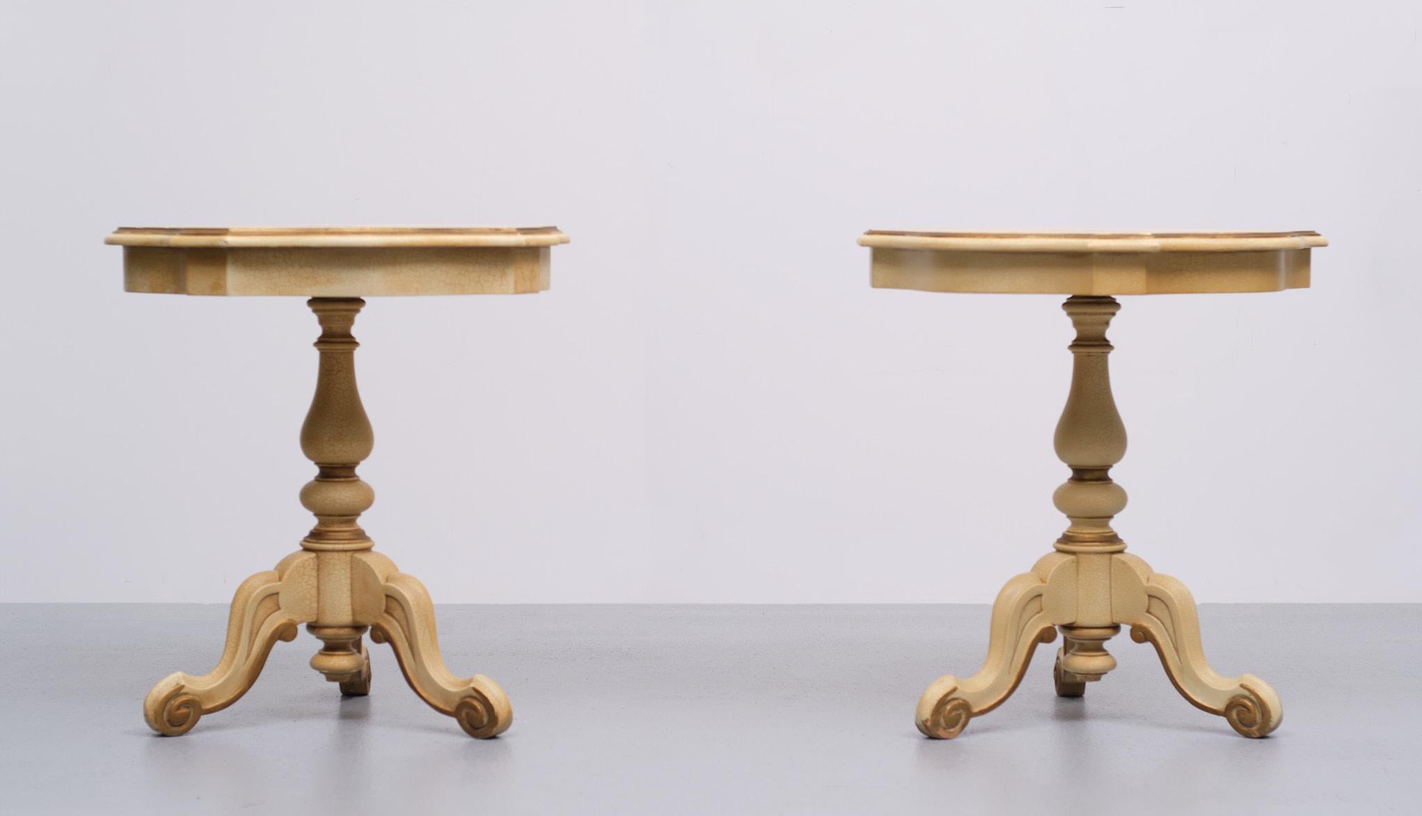 2 Classic Italian Craquelure Side Tables 1960s  For Sale 3