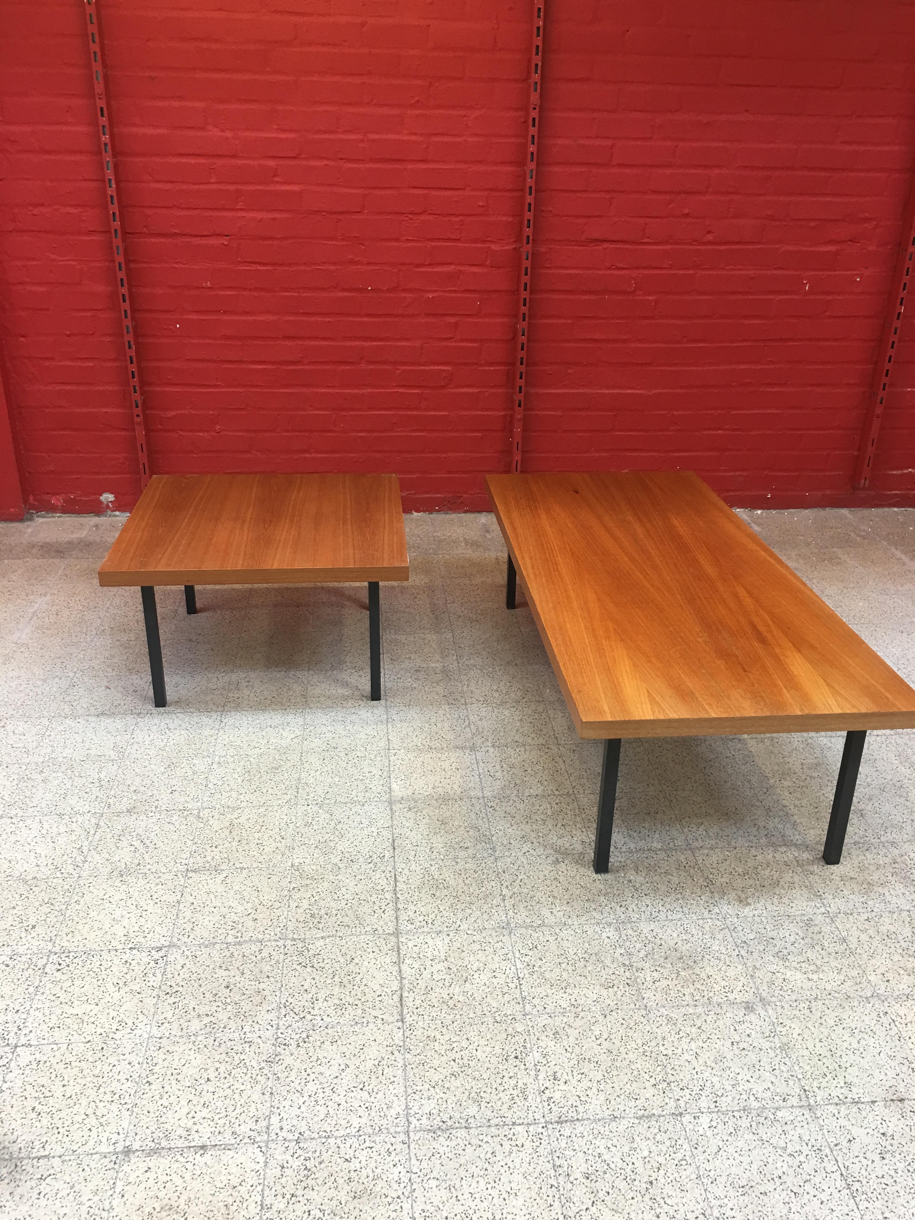 2 coffee tables in Knoll style, circa 1960
lacquered metal legs, mahogany veneer top
Dimension: 40 x 70 x 70 cm
and 40 x 140 x 64 cm.