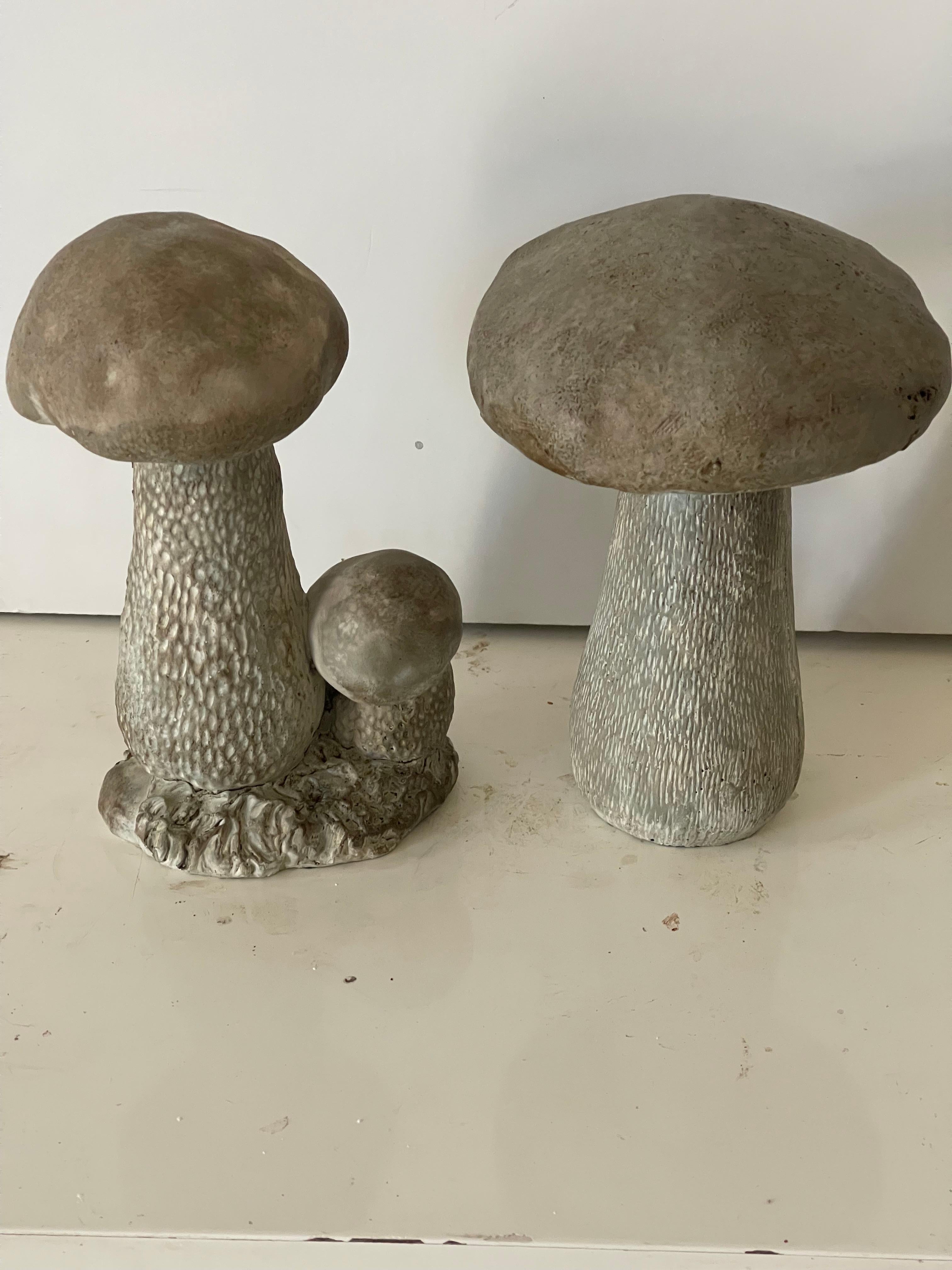 Américain Ensemble de jardin 2 champignons moulés en béton en vente