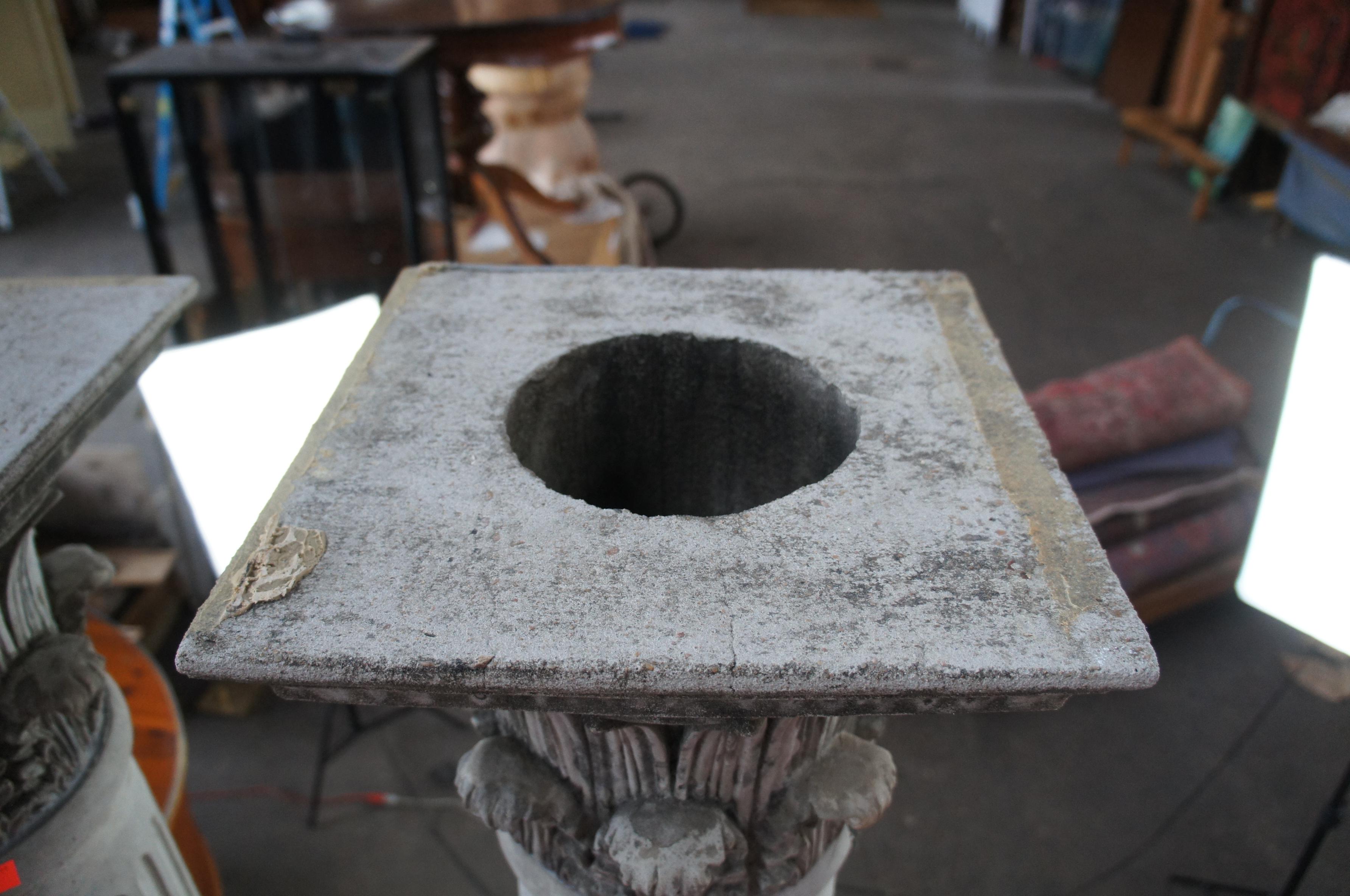 2 Corinthian Architectural Stone Columns Concrete Acanthus Roman Greek Pillar In Good Condition In Dayton, OH