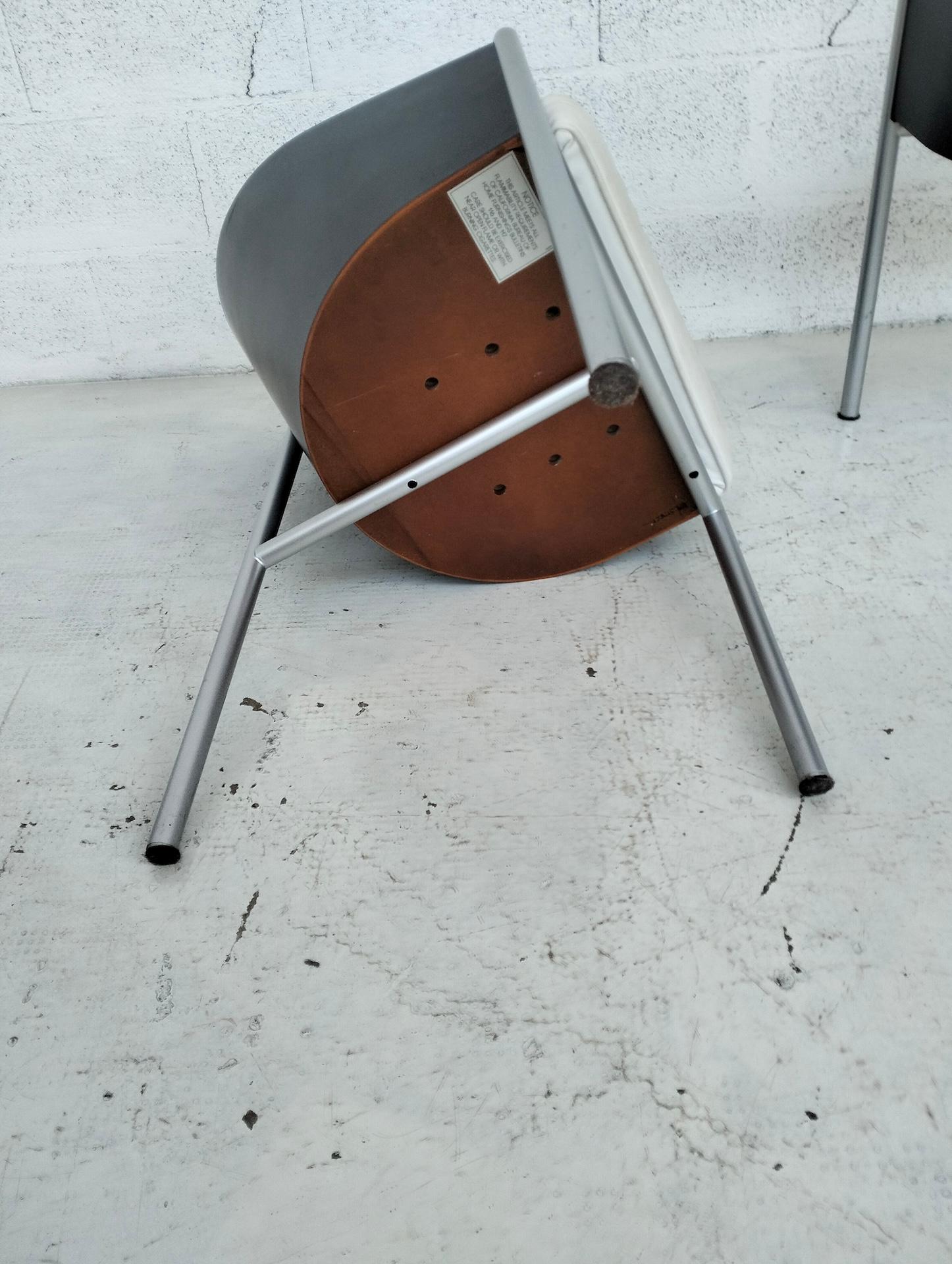 2 sedie Costes di Philippe Starck per Driade anni '80 in vendita 8
