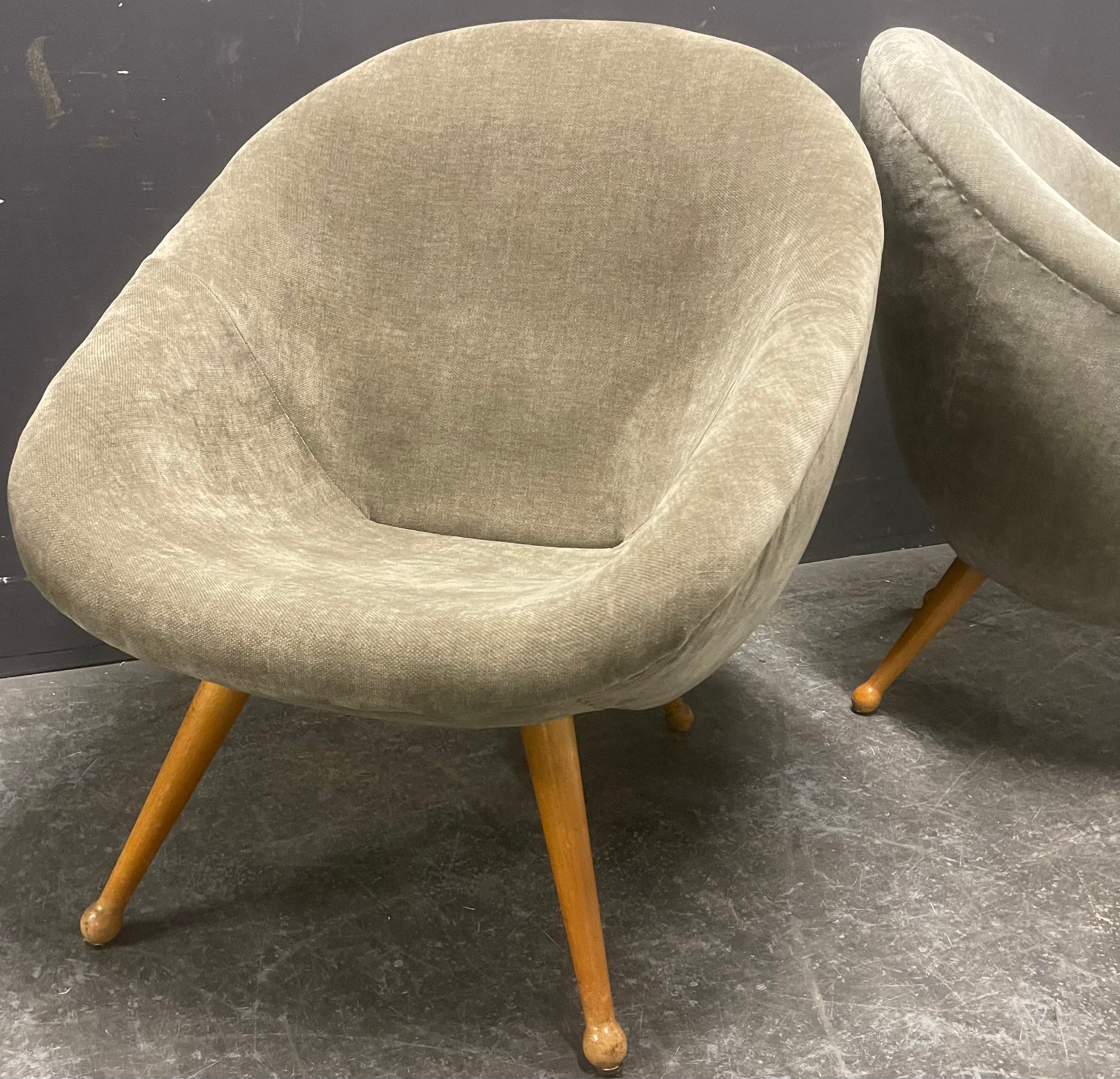 2 fauteuils confortables de France en vente 5