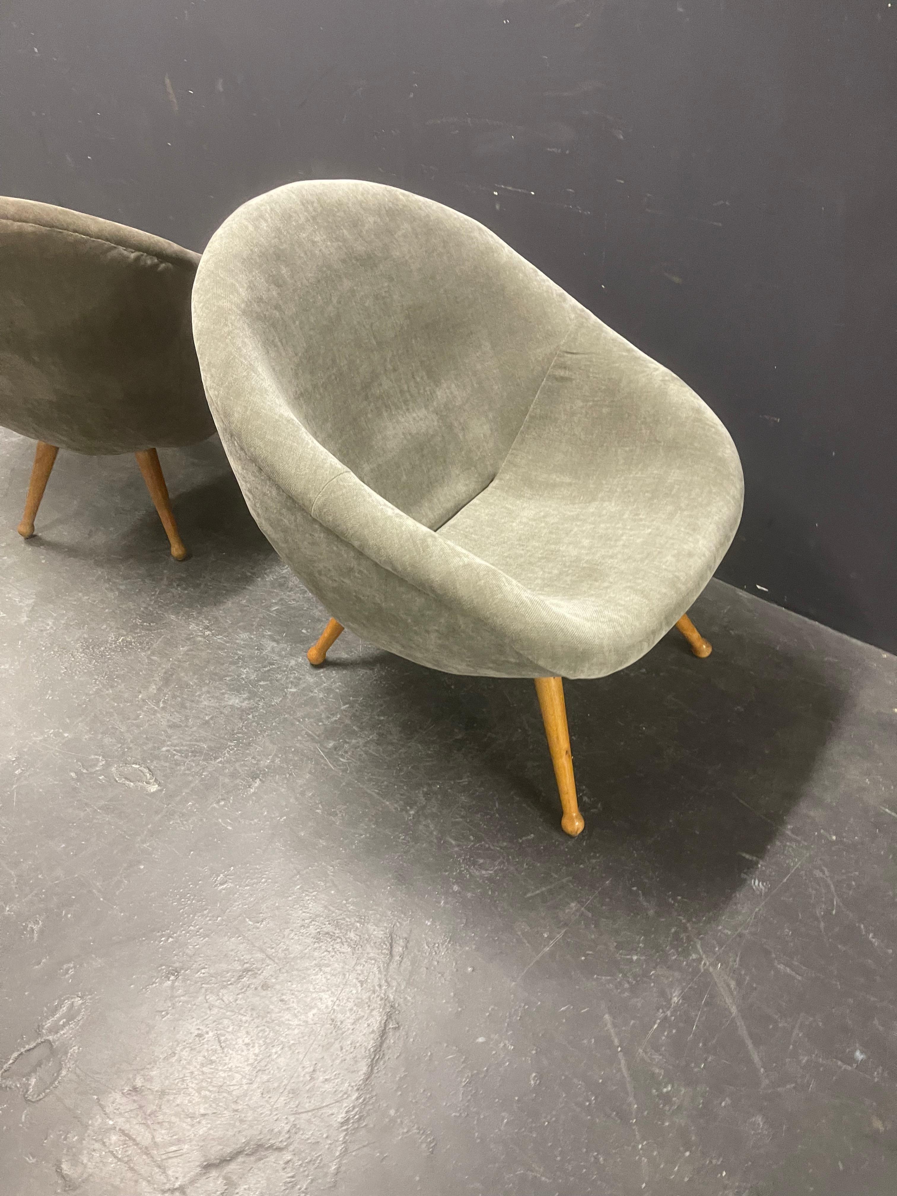 2 fauteuils confortables de France en vente 8