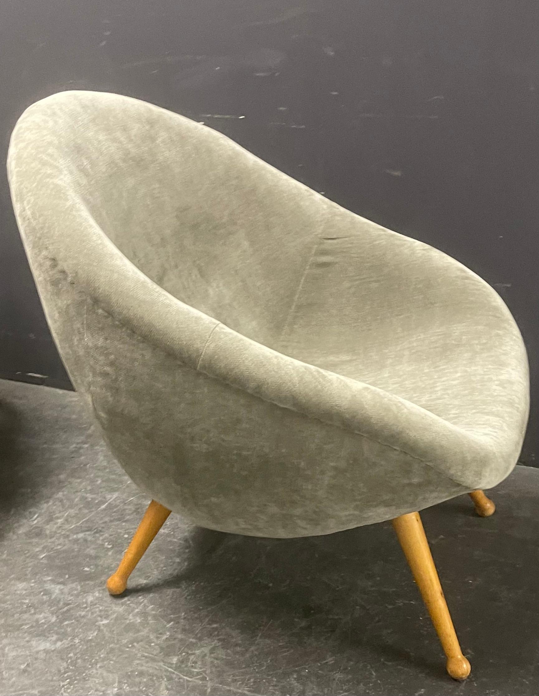 2 fauteuils confortables de France en vente 10