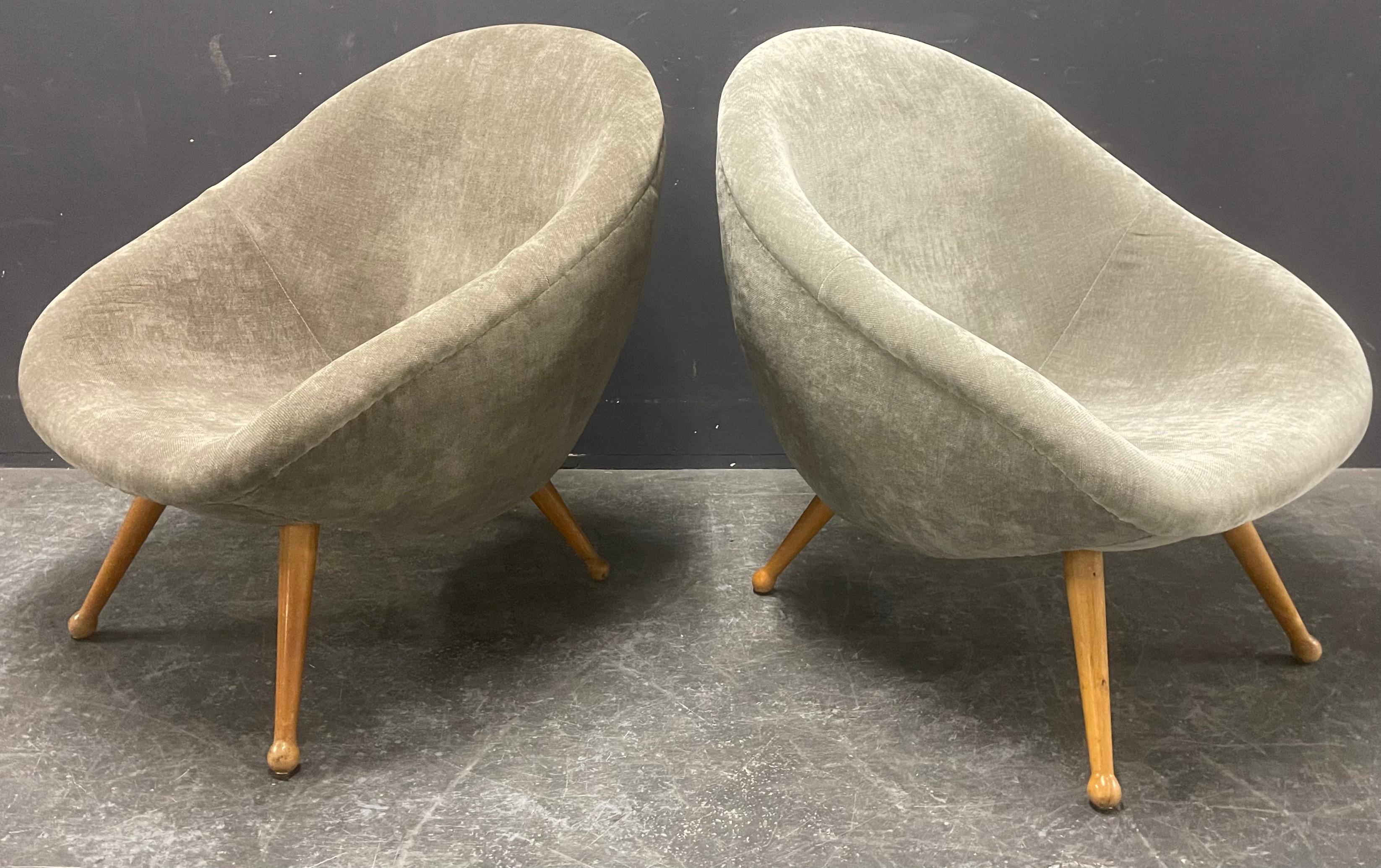 Tissu 2 fauteuils confortables de France en vente