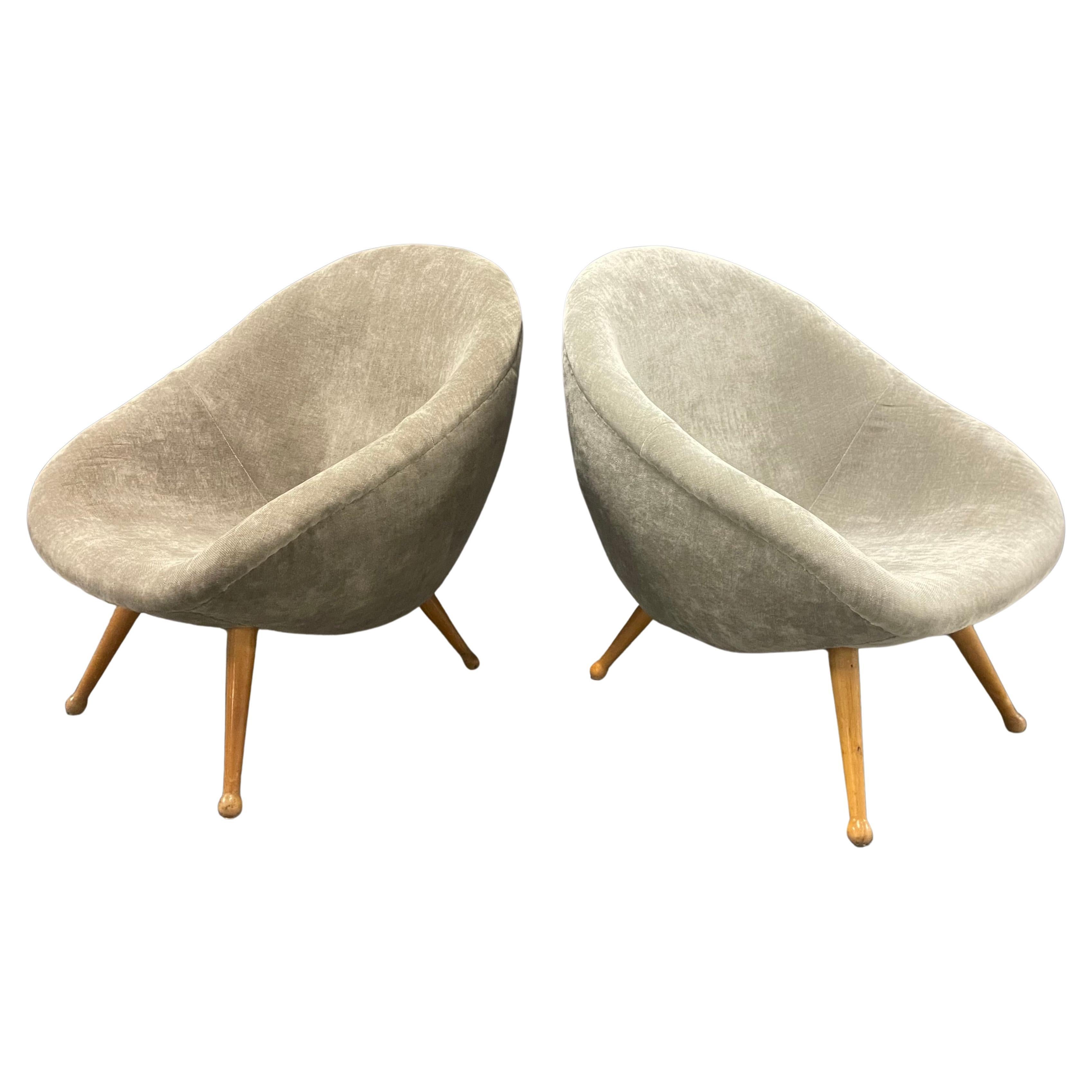 2 cosy loungechairs from france